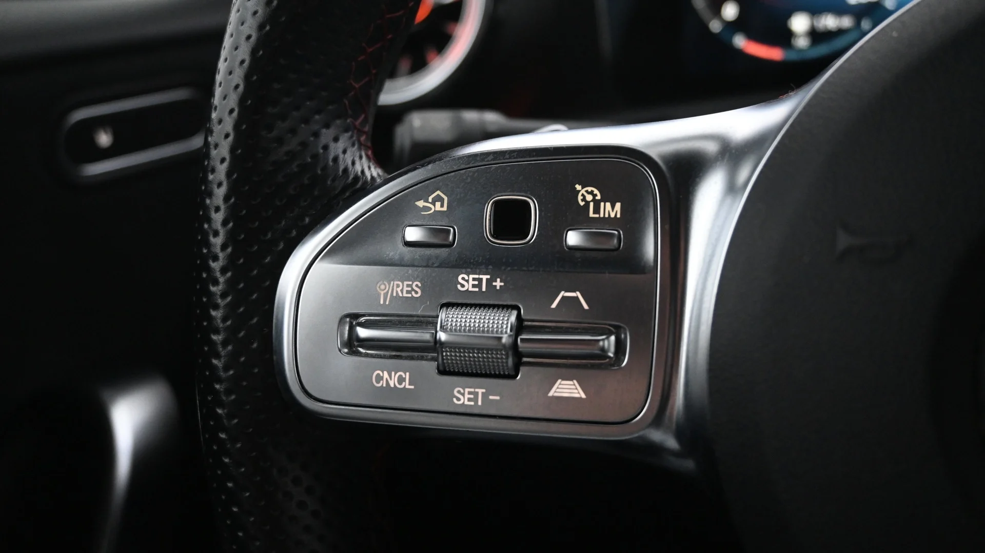 Car Image - 2qNhdVDHisxKIOsMxtukJF