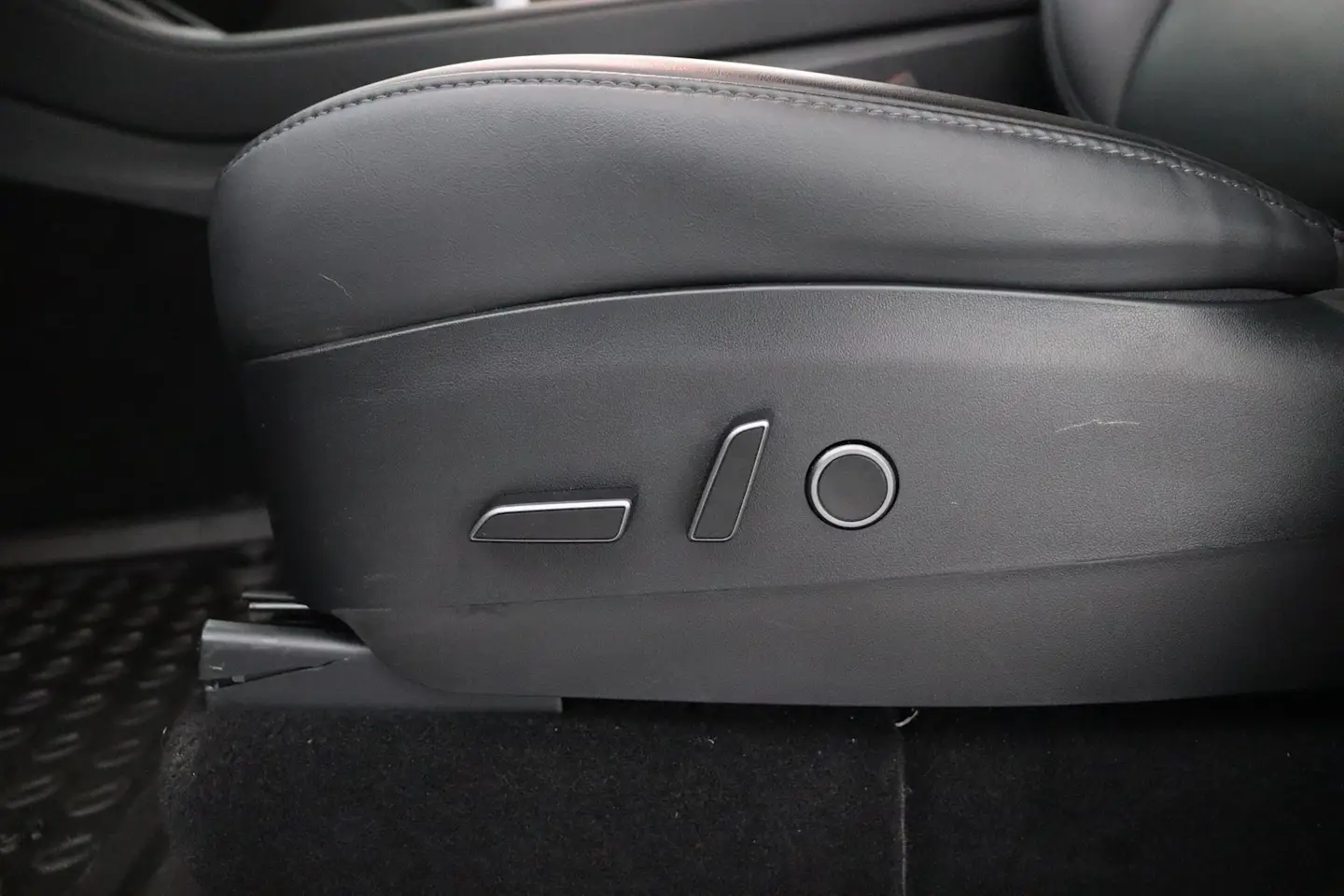 Car Image - 4TwcohFwlctIaKJdZfqNy4
