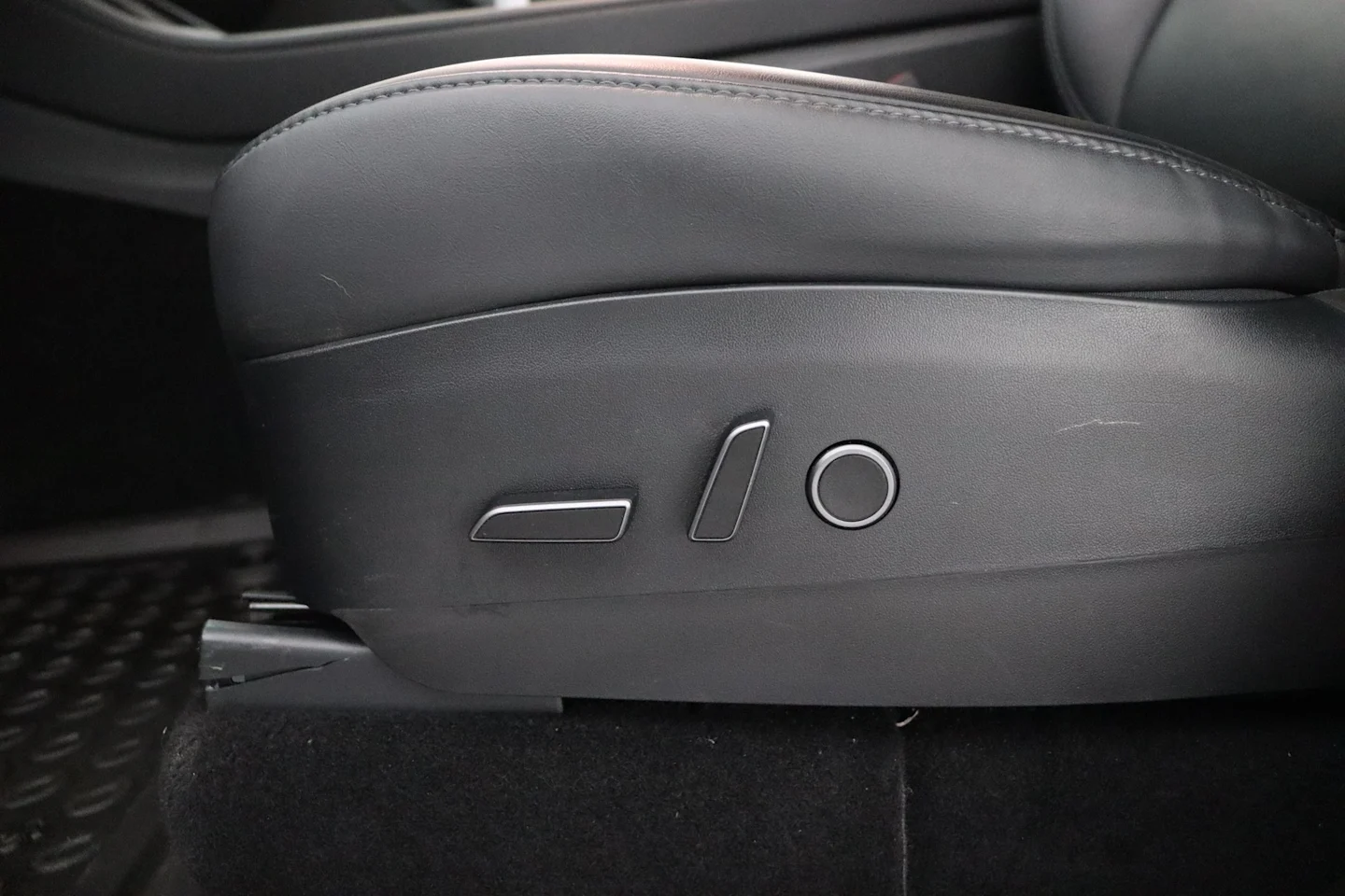 Car Image - 4TwcohFwlctIaKJdZfqNy4