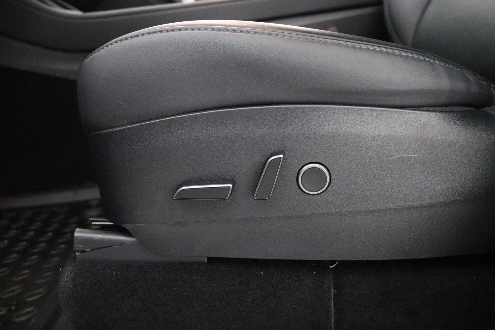Car Image - 4TwcohFwlctIaKJdZfqNy4
