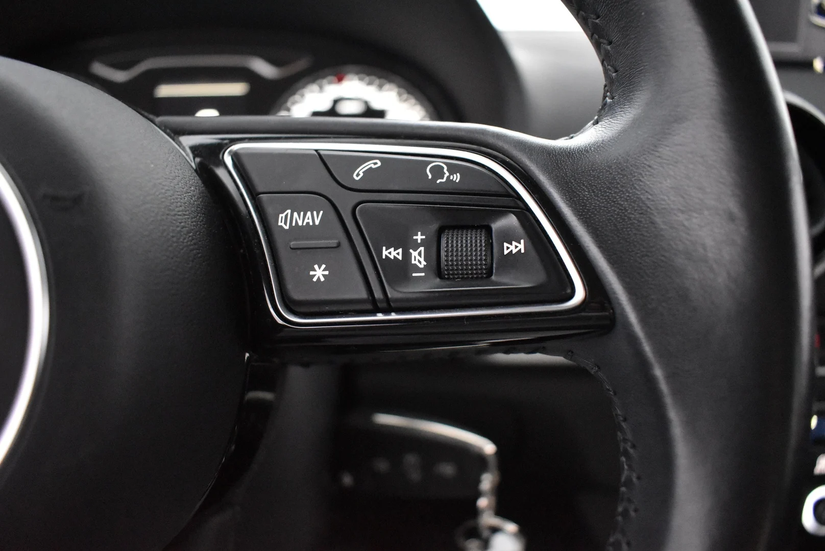 Car Image - 77uK0GlB3ImKyvMO03iSdE