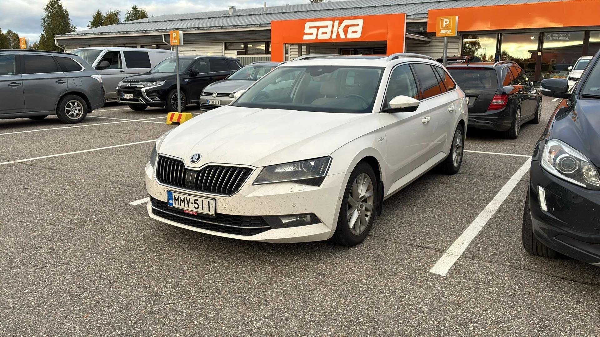 Car Image - 63VB5xjub2IlR6iTOTjeoL