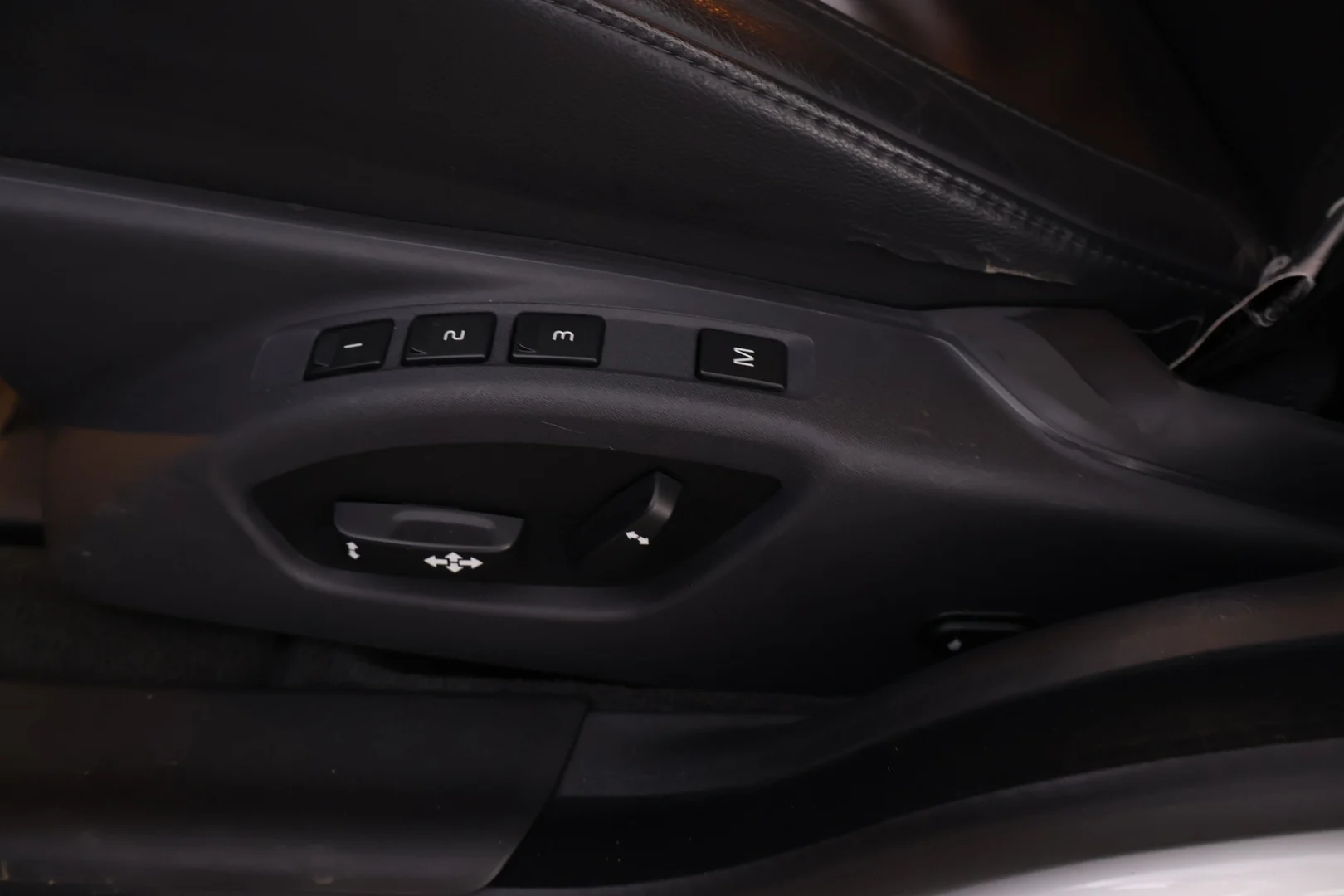 Car Image - 7yW5RNmZXe7bPM9hLv69xx