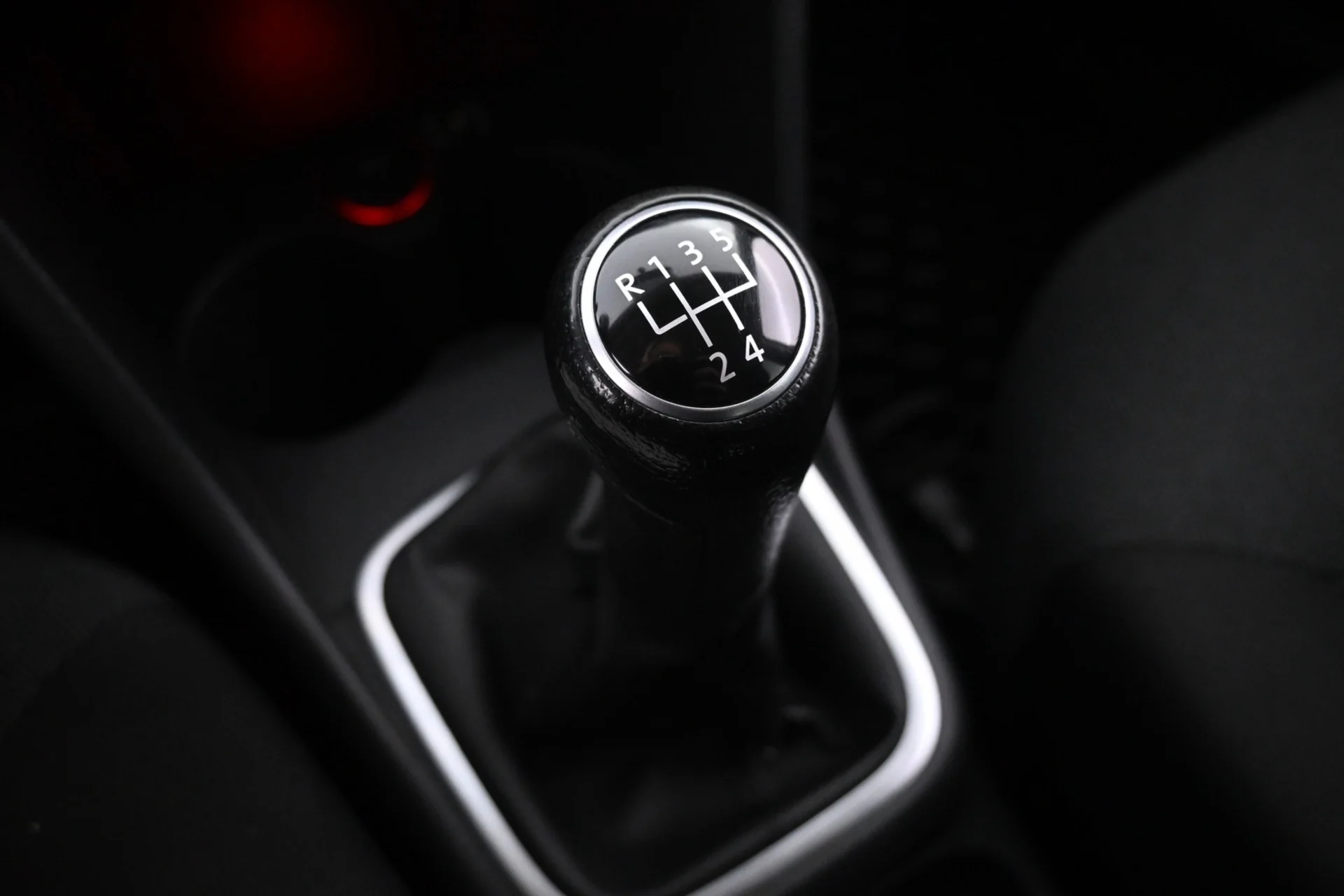 Car Image - 3KT0EO1L2zv3O4L0xestIf