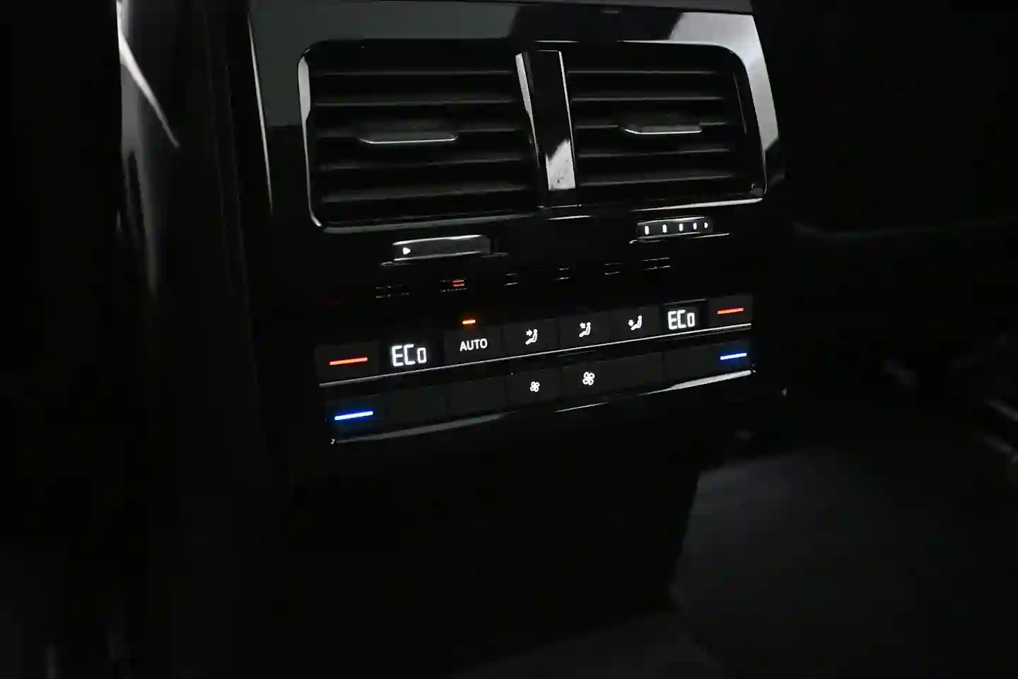 Car Image - xIbrs6Aqvi6sP9Q4q5UVr