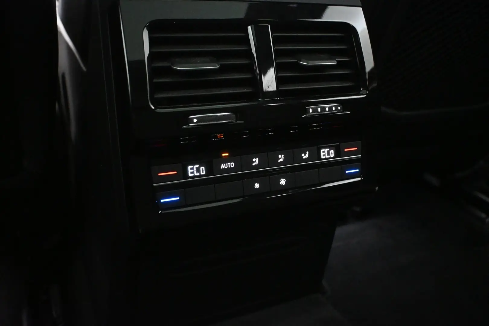 Car Image - xIbrs6Aqvi6sP9Q4q5UVr