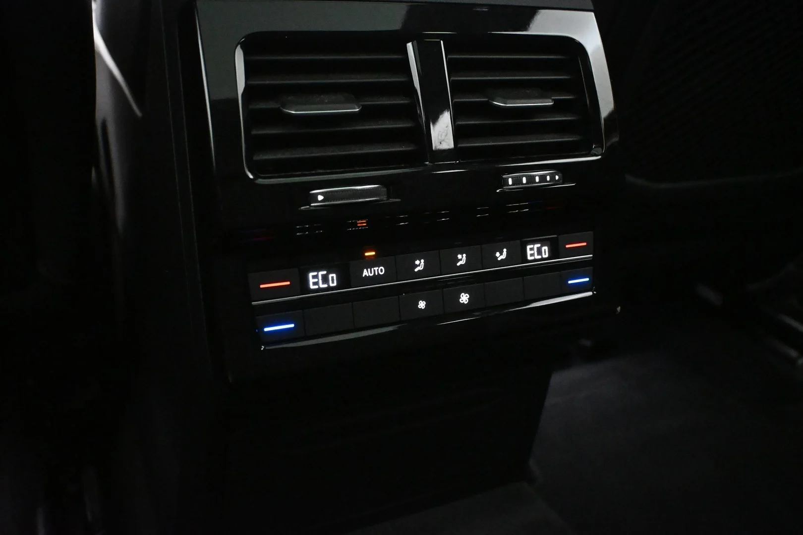 Car Image - xIbrs6Aqvi6sP9Q4q5UVr