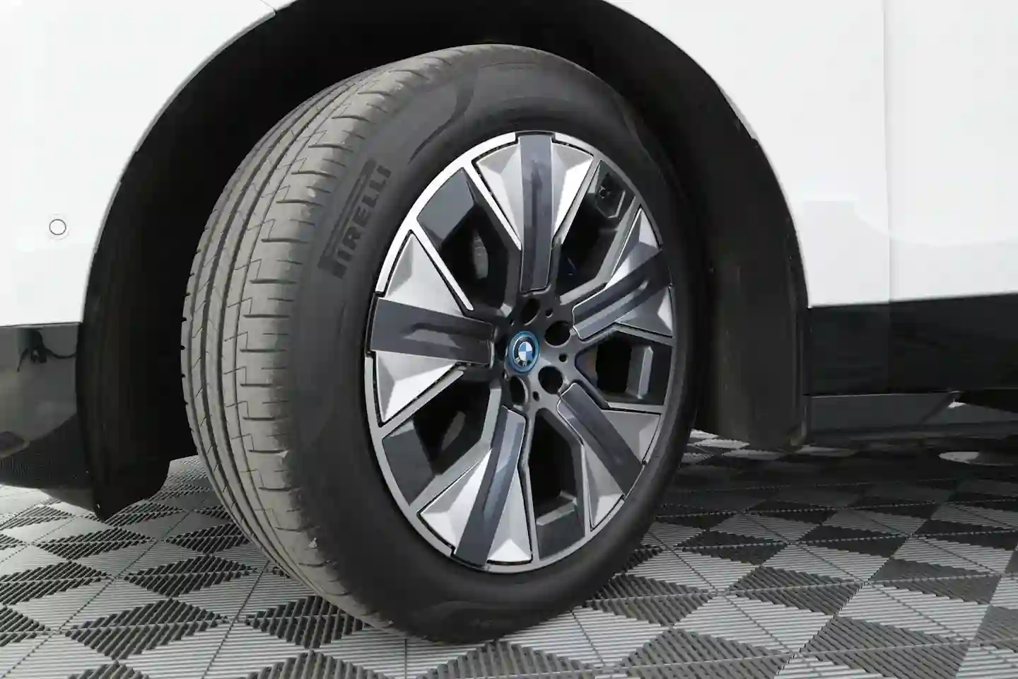 Car Image - 3z4kraPAMUMdFH9uow2ODB