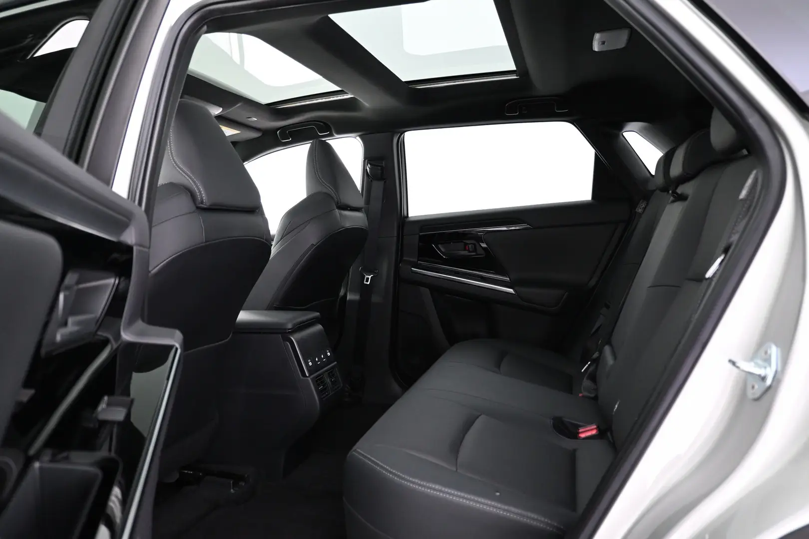 Car Image - 6rB6haoYdTc9qHKboVgCT4