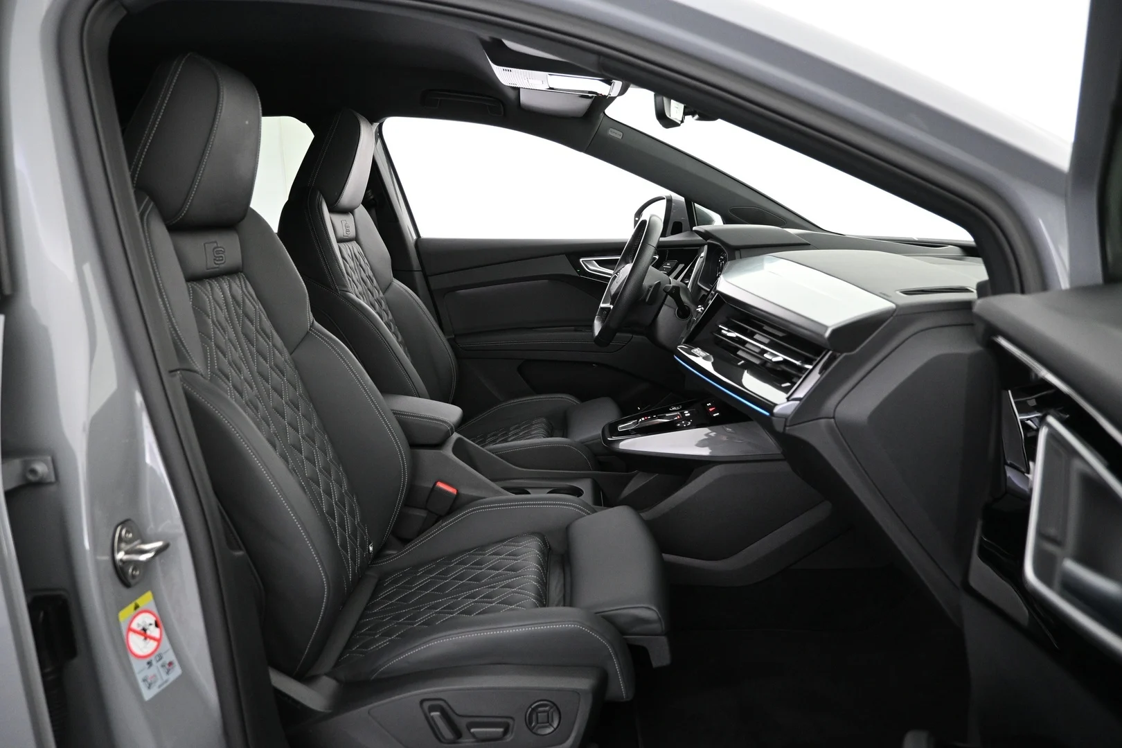 Car Image - 4B8iL6MJ0Dr6juG9ZLqmV7