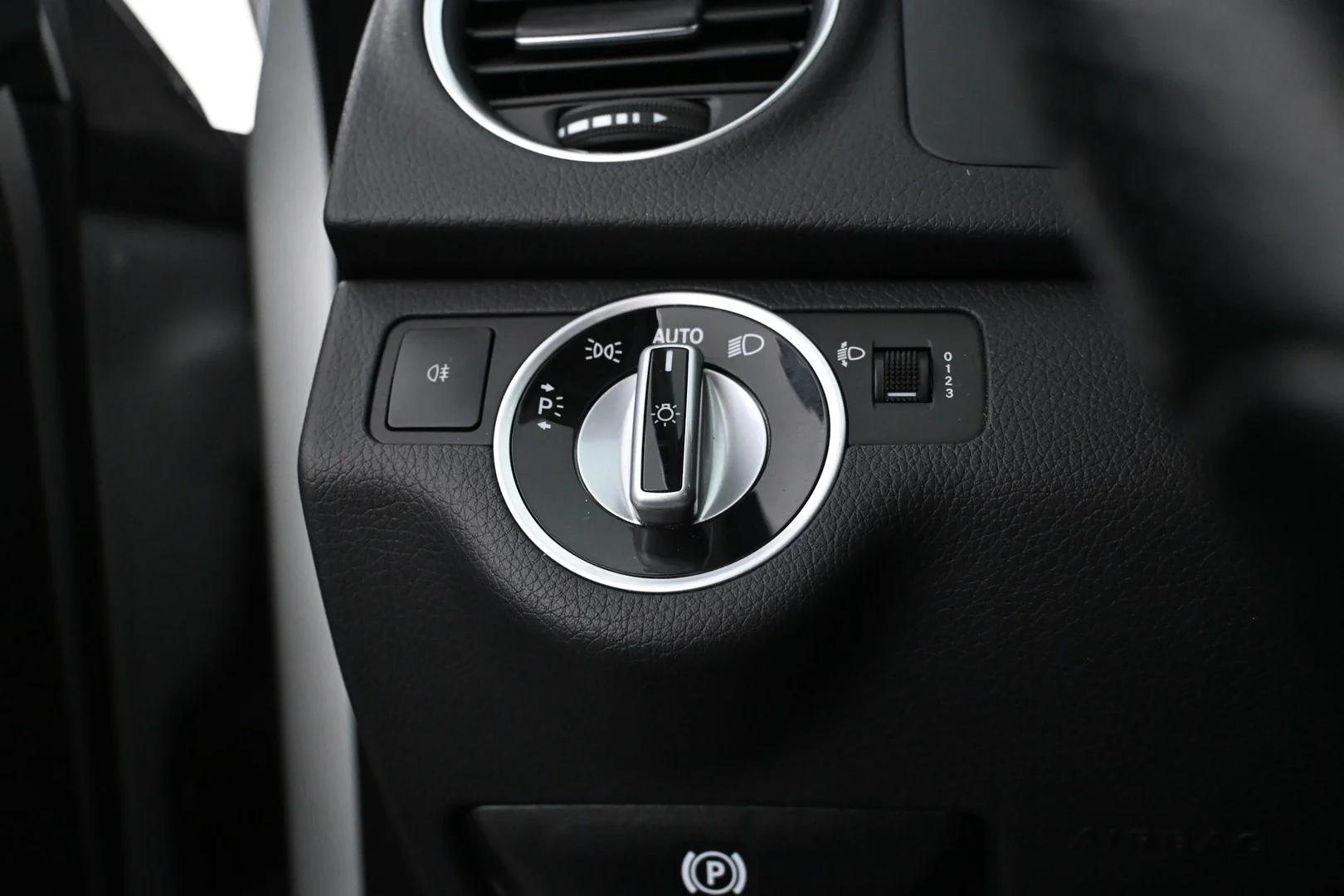 Car Image - 4mbSbRd3Mzj0tJffv3UY44