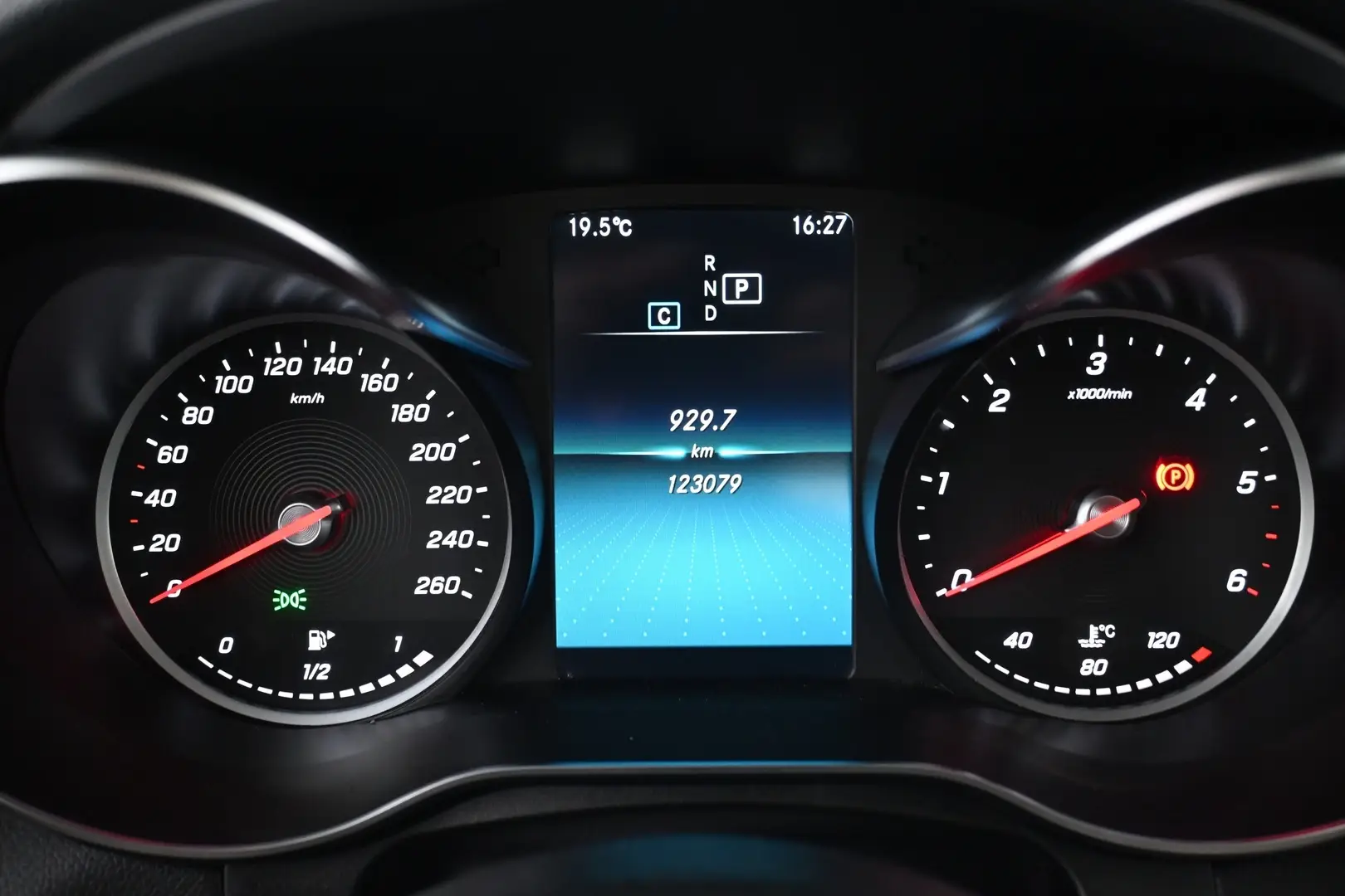 Car Image - 2VhyiIZwJ2dQxOmDFxJhLL