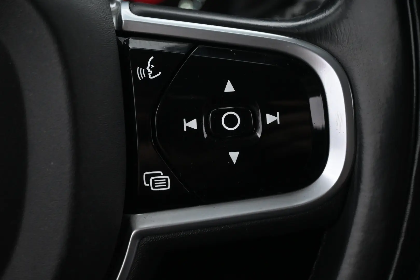 Car Image - 4YhpWxNRu17ubdRyrYm2LP