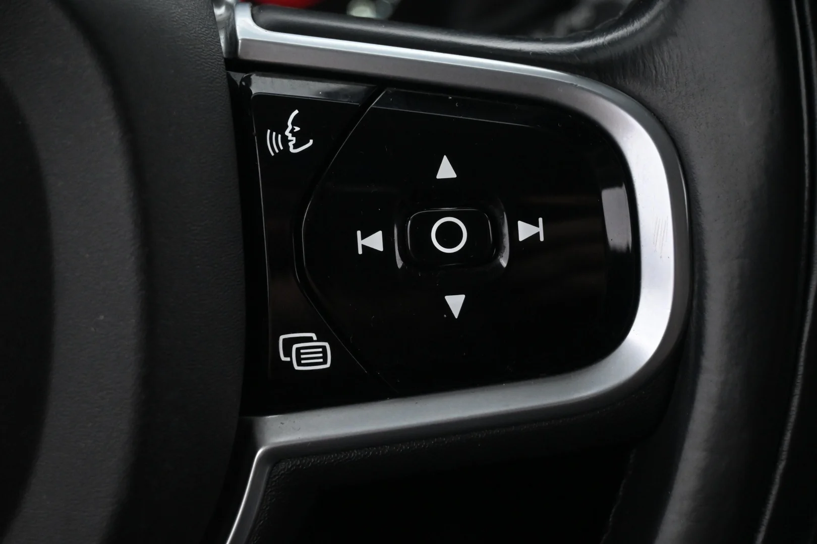 Car Image - 4YhpWxNRu17ubdRyrYm2LP