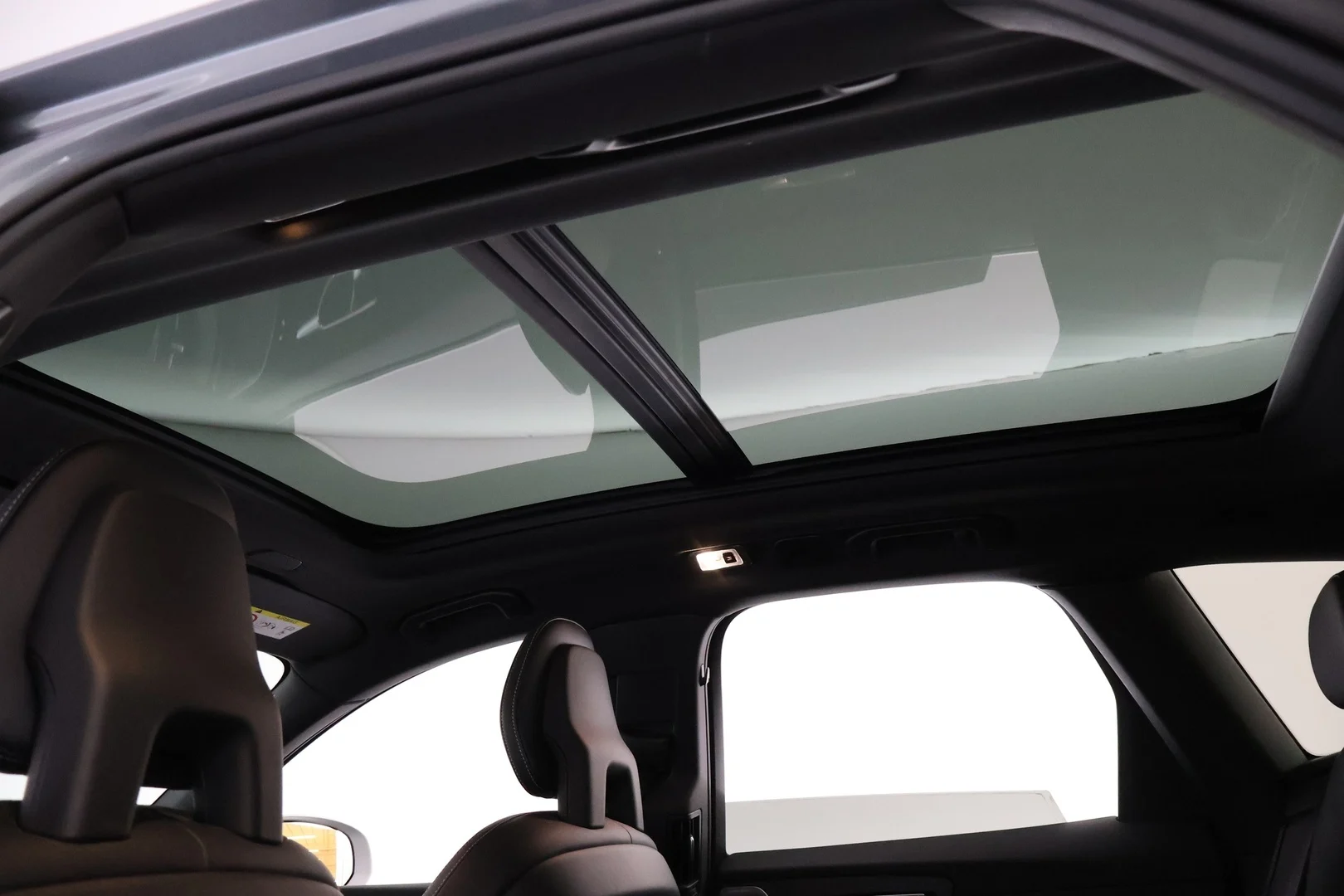 Car Image - 2Q0RwSpIQLyHEczMaPXGFP