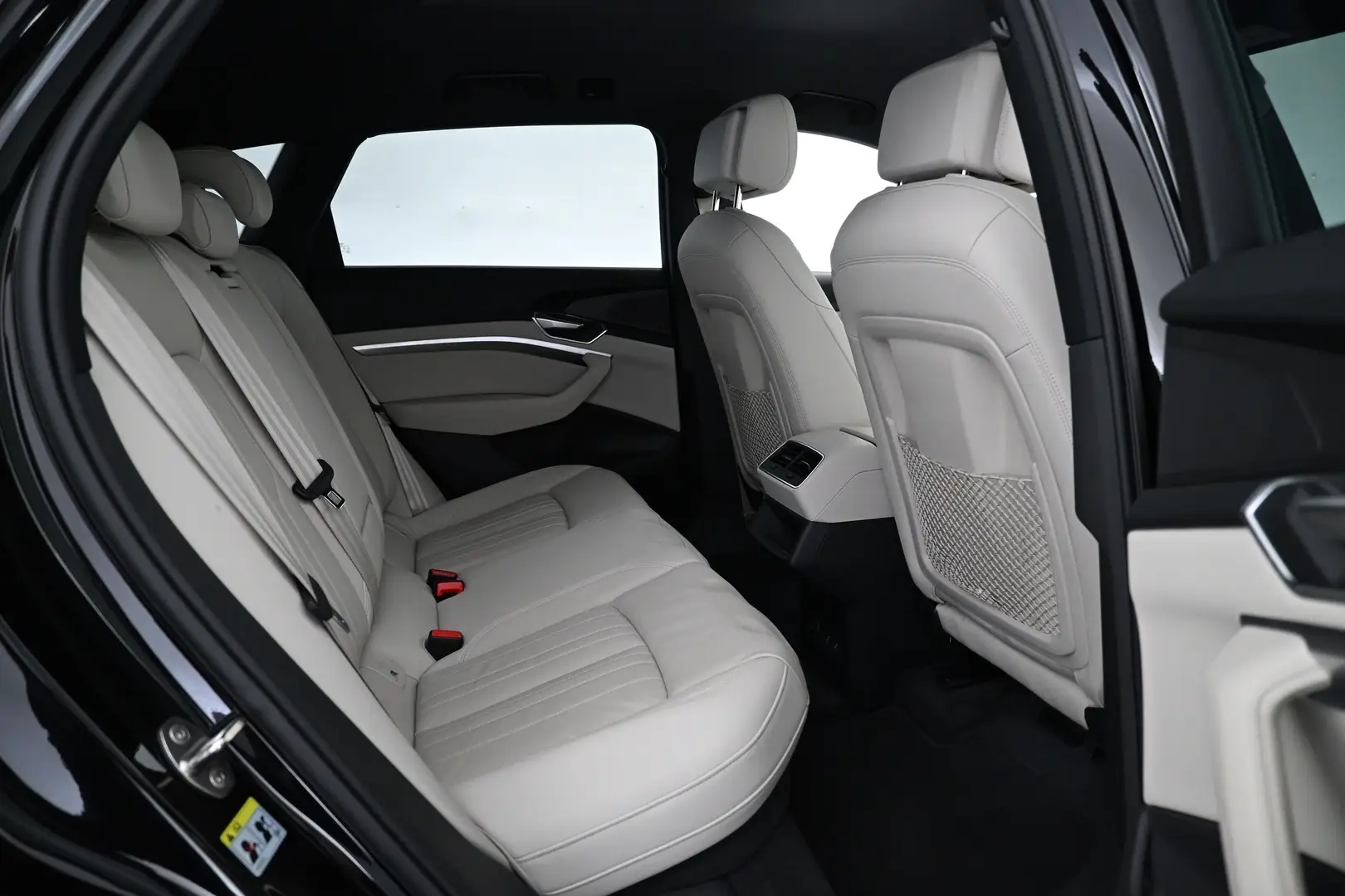 Car Image - 374CIl4GnTDsLr9HBTC0RS