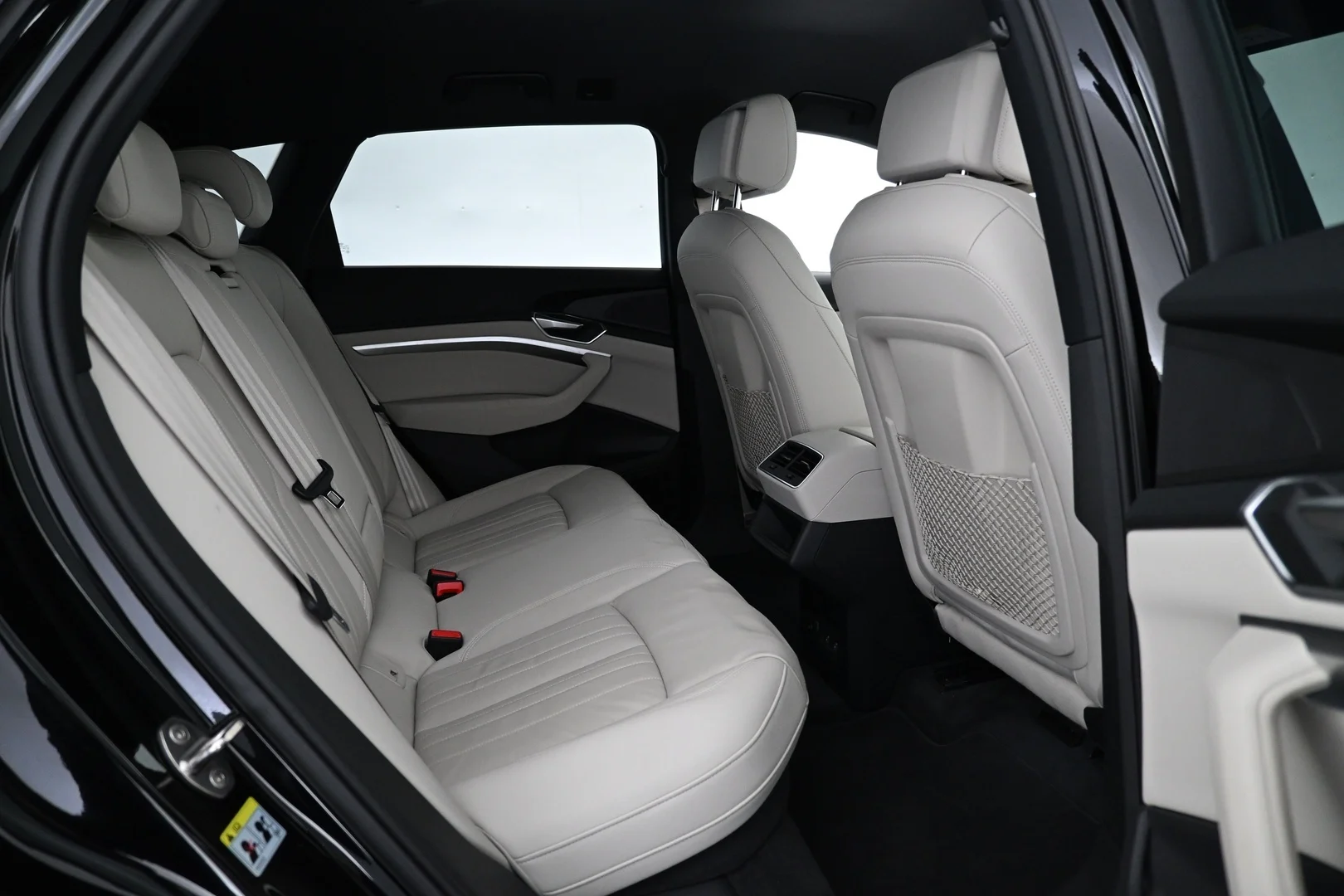 Car Image - 374CIl4GnTDsLr9HBTC0RS