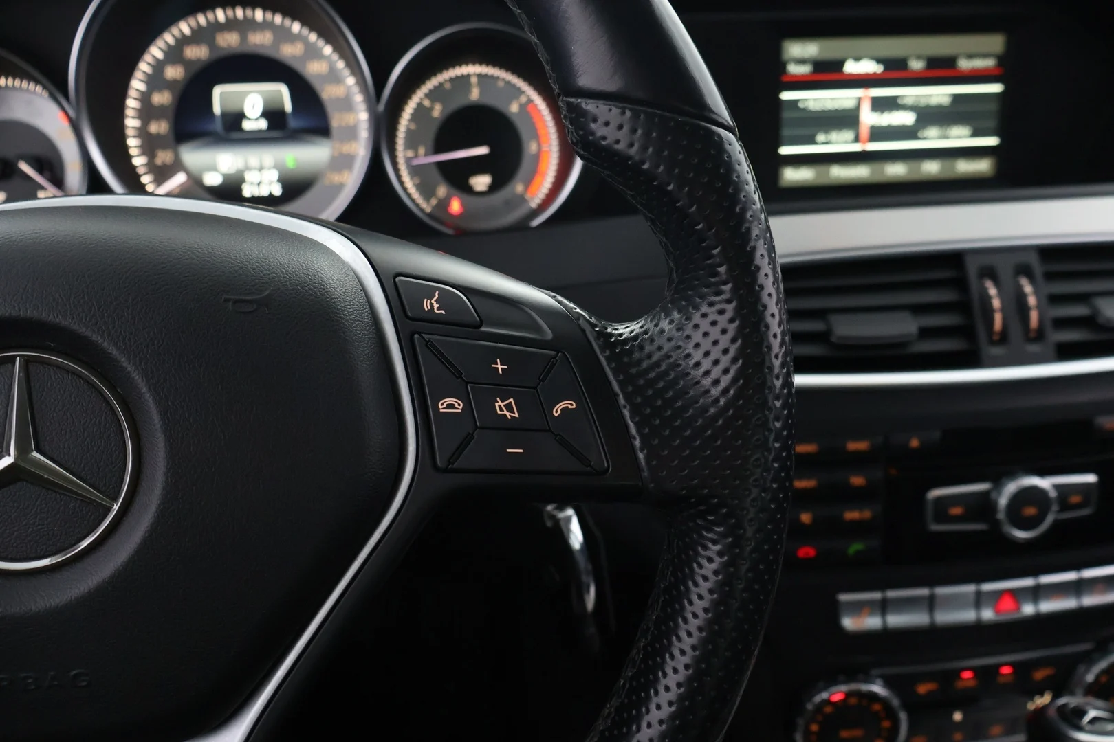 Car Image - 2ECqIxFYmzj14c2XijQuZD