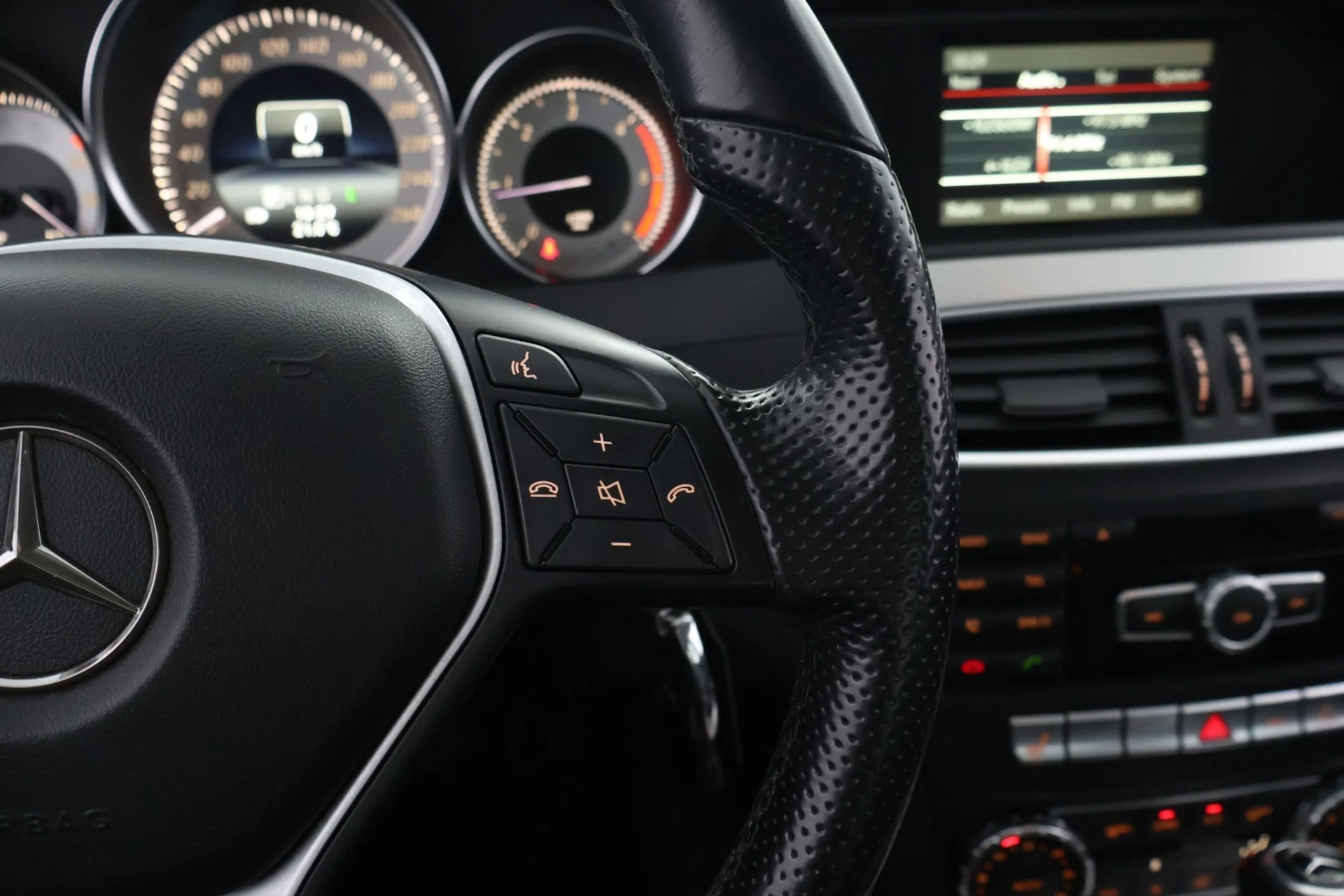 Car Image - 2ECqIxFYmzj14c2XijQuZD