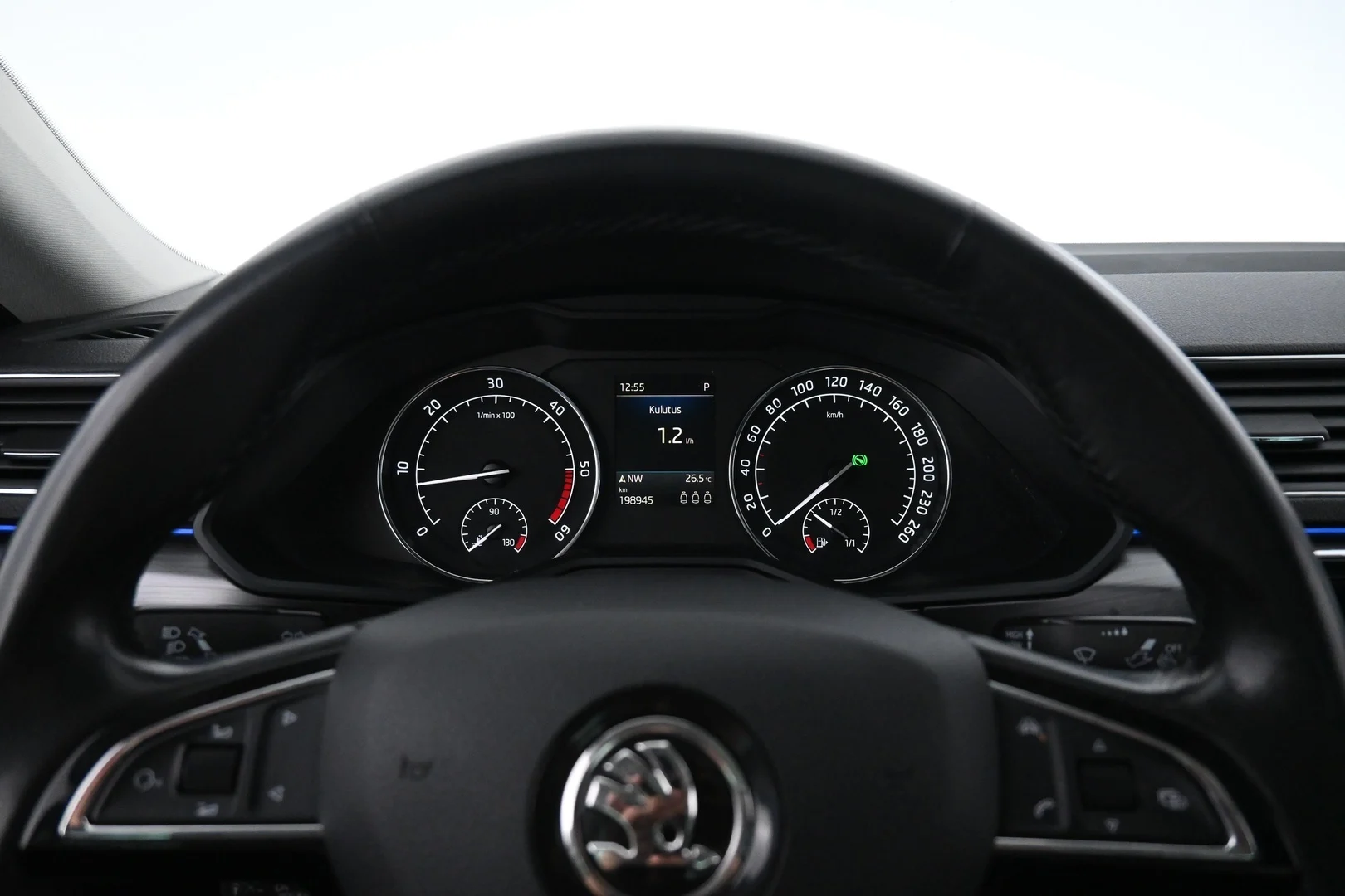 Car Image - XFqPcnxTenJJxIBYXoLVR