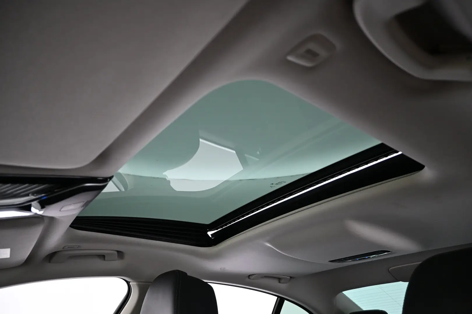 Car Image - 17zDJo2XWR9EPOyQoMeLqJ