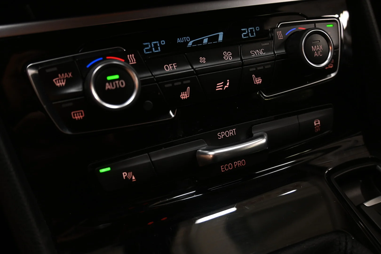 Car Image - 4eNhXNUVtVThljPSn8YYhV