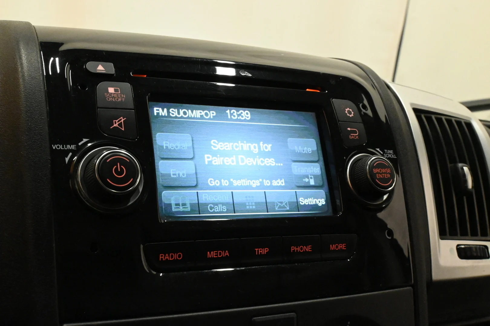 Car Image - r70oq0DdFb3lXrDsV44un