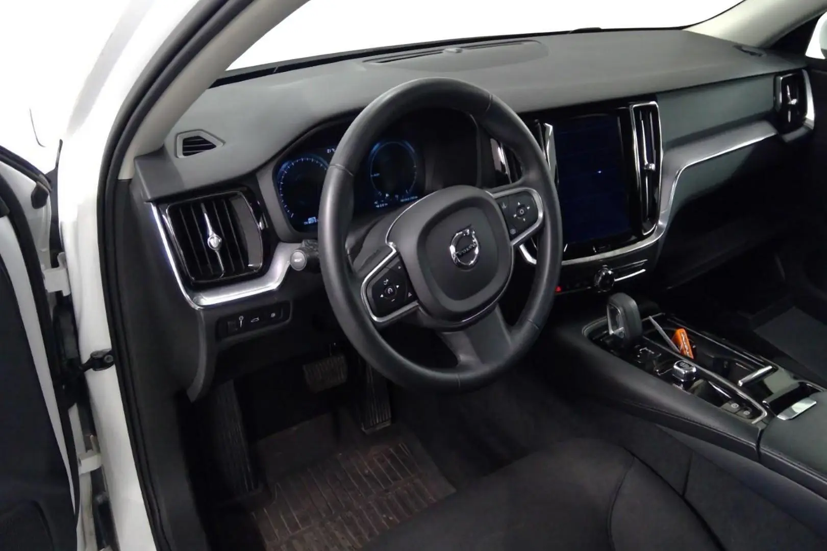 Car Image - ioFhLtRyH7s2qYtlvRxHR