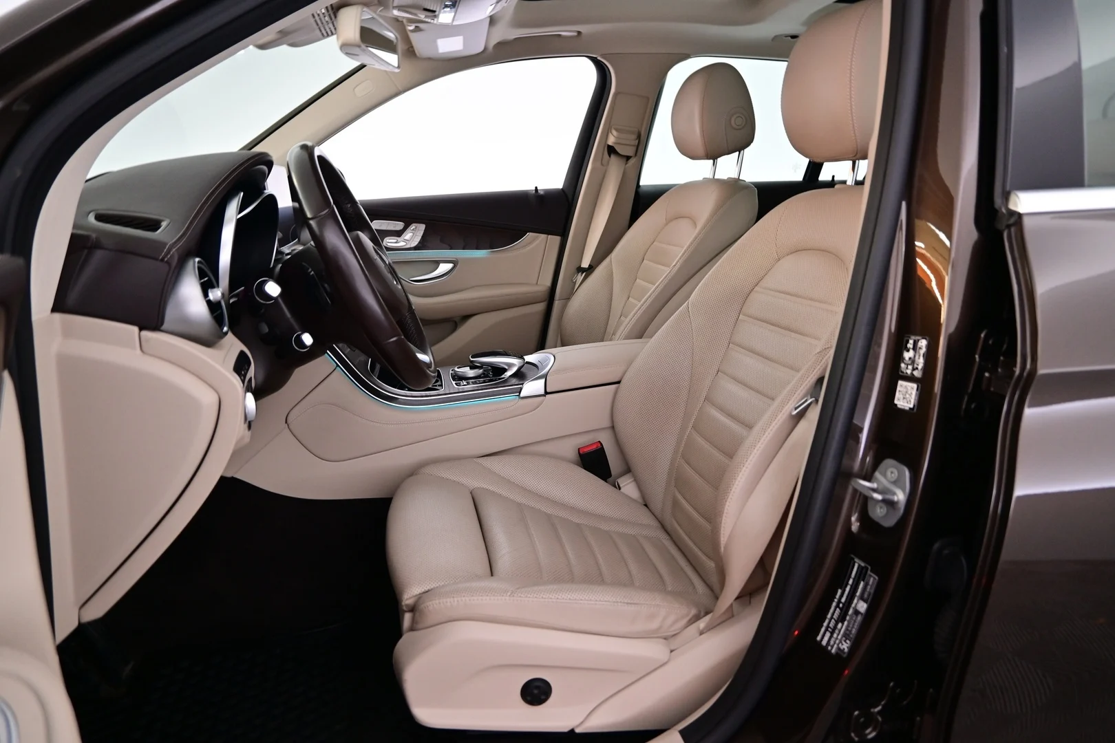 Car Image - 50xK9rGvfLvoOVHrBO6w2l