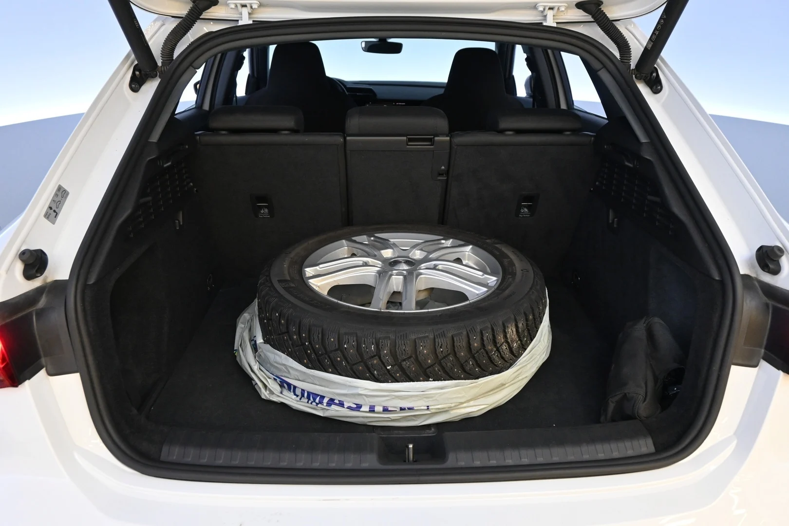 Car Image - 3dYVgpSwDwG04my8gjtdw9