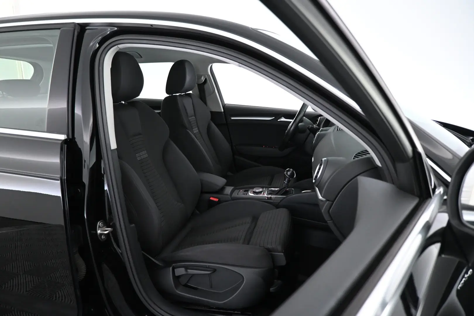 Car Image - 64L6SW3EqkNq2VerSv4jRm