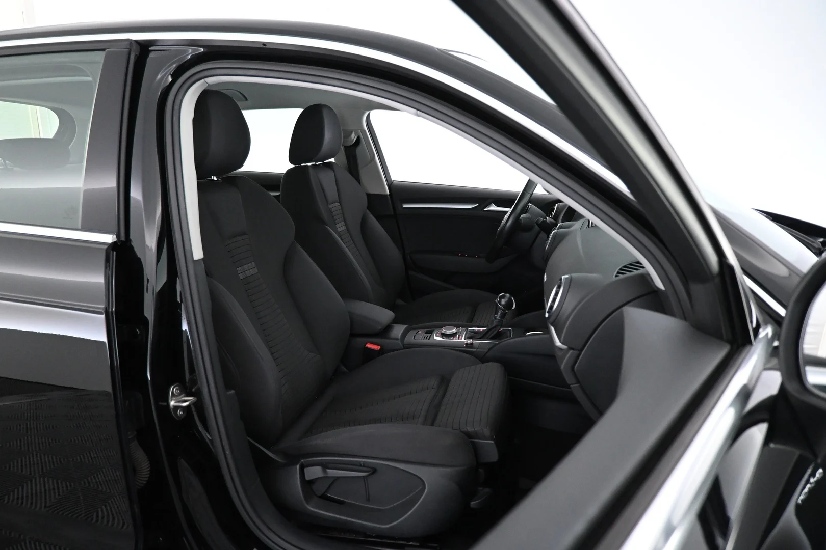 Car Image - 64L6SW3EqkNq2VerSv4jRm