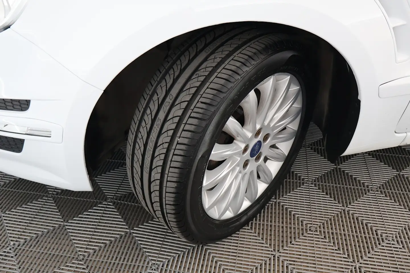 Car Image - 4zFpzxVcBSH3aJq03JCcWE