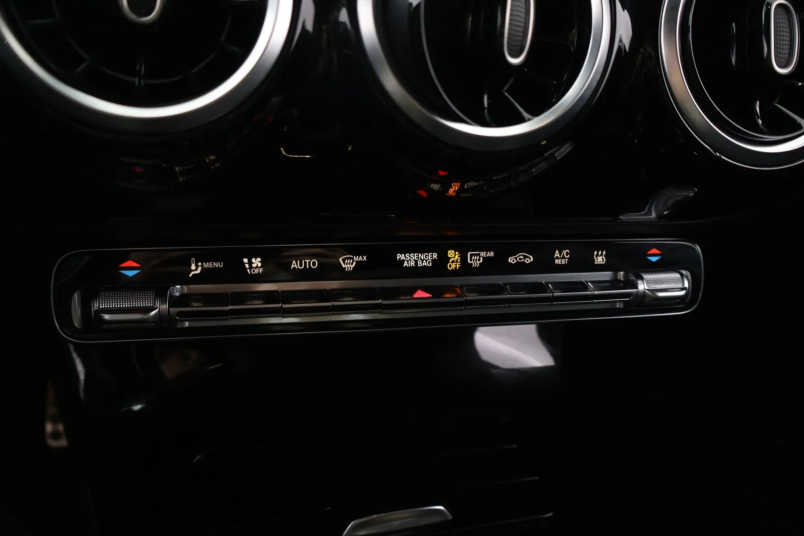 Car Image - 1R4ozGsYT9EQ4dJsfLam7V