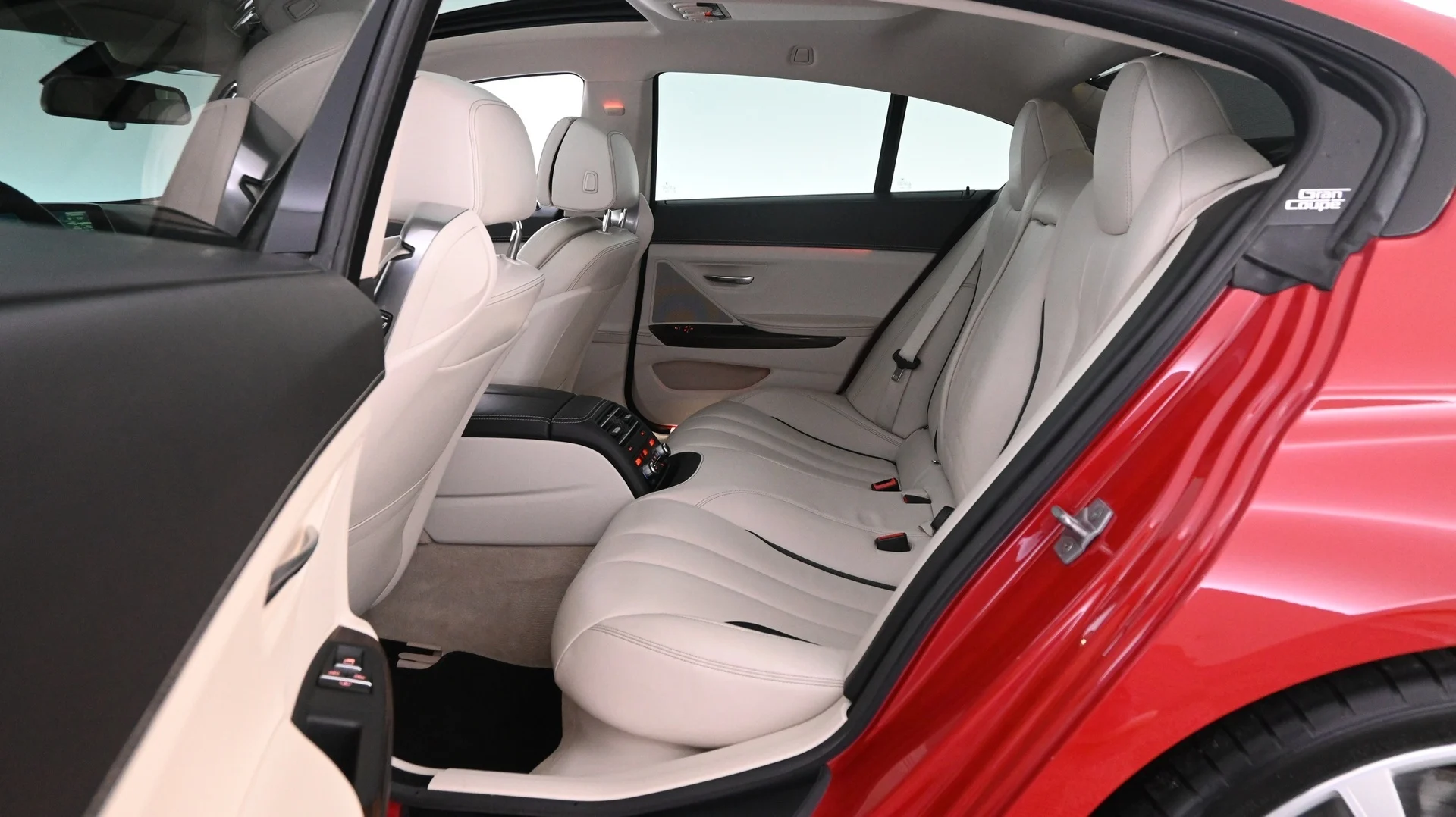 Car Image - 7LdyuK812kDRzoSNNe7OPS