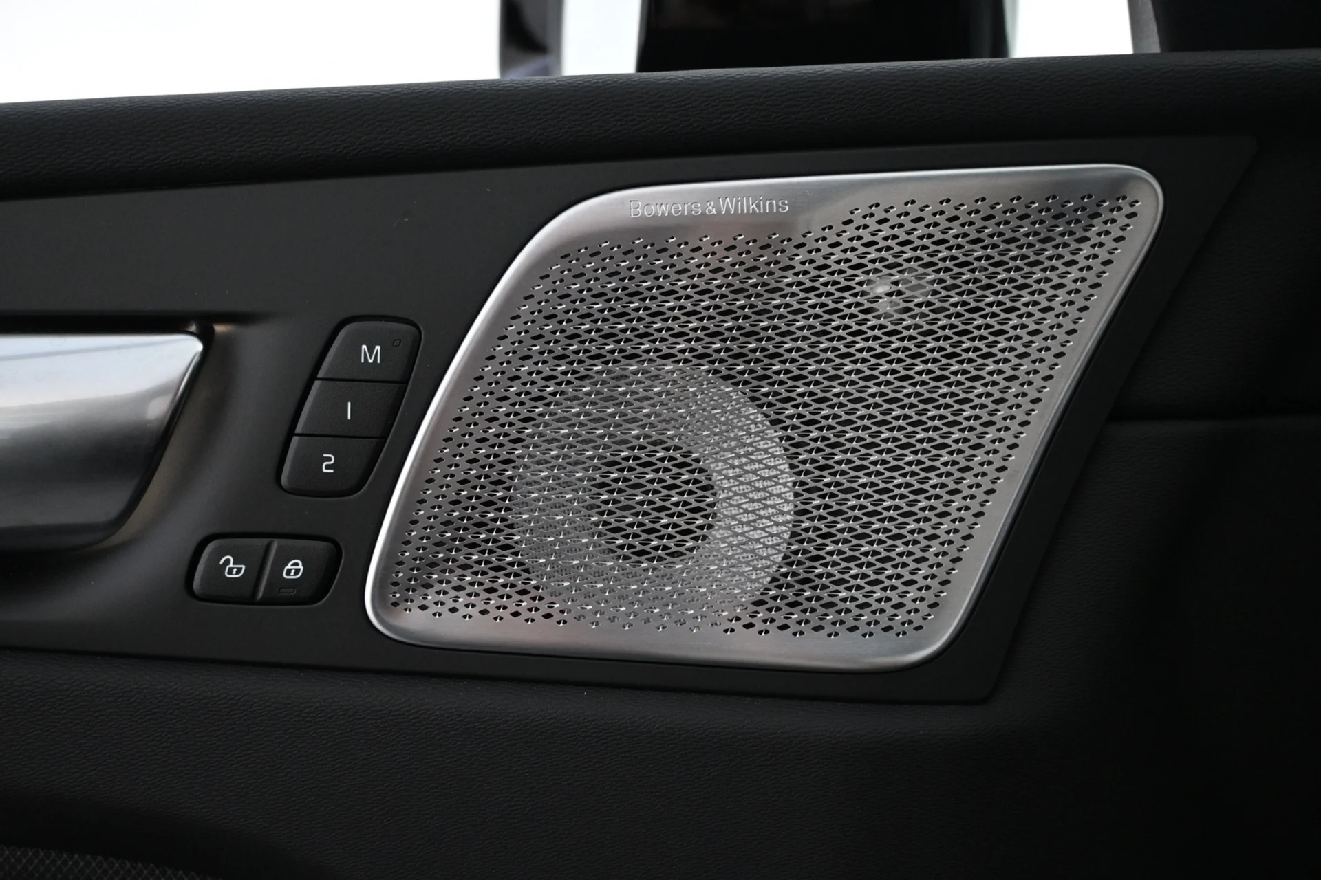 Car Image - LvWxNZOkDb2zS1IsFs4ot