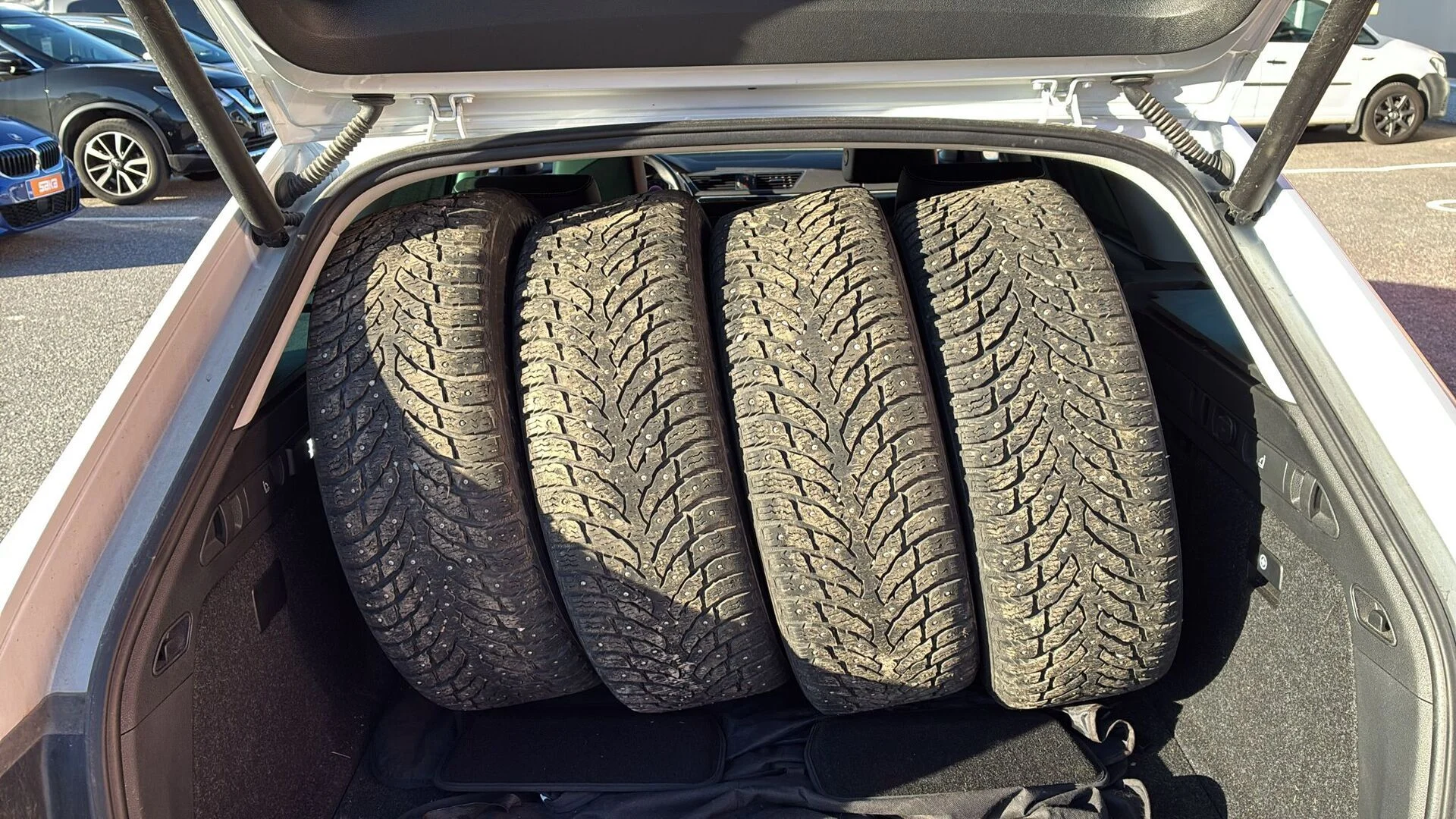 Car Image - 3ZlUZoSFE5Gt5u22m2RURH