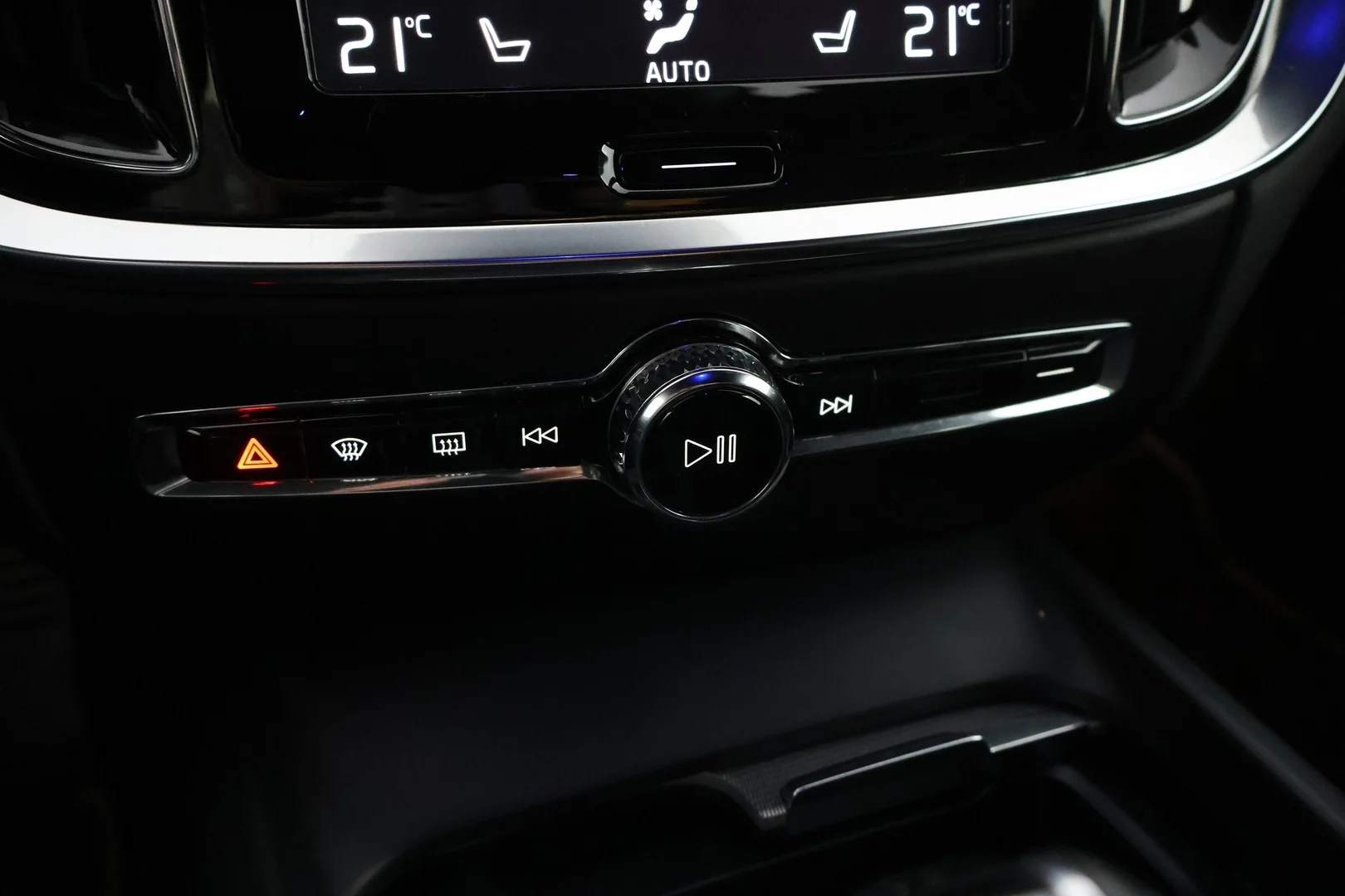 Car Image - 6Hc65gQVZfgTQaDwaeagYx