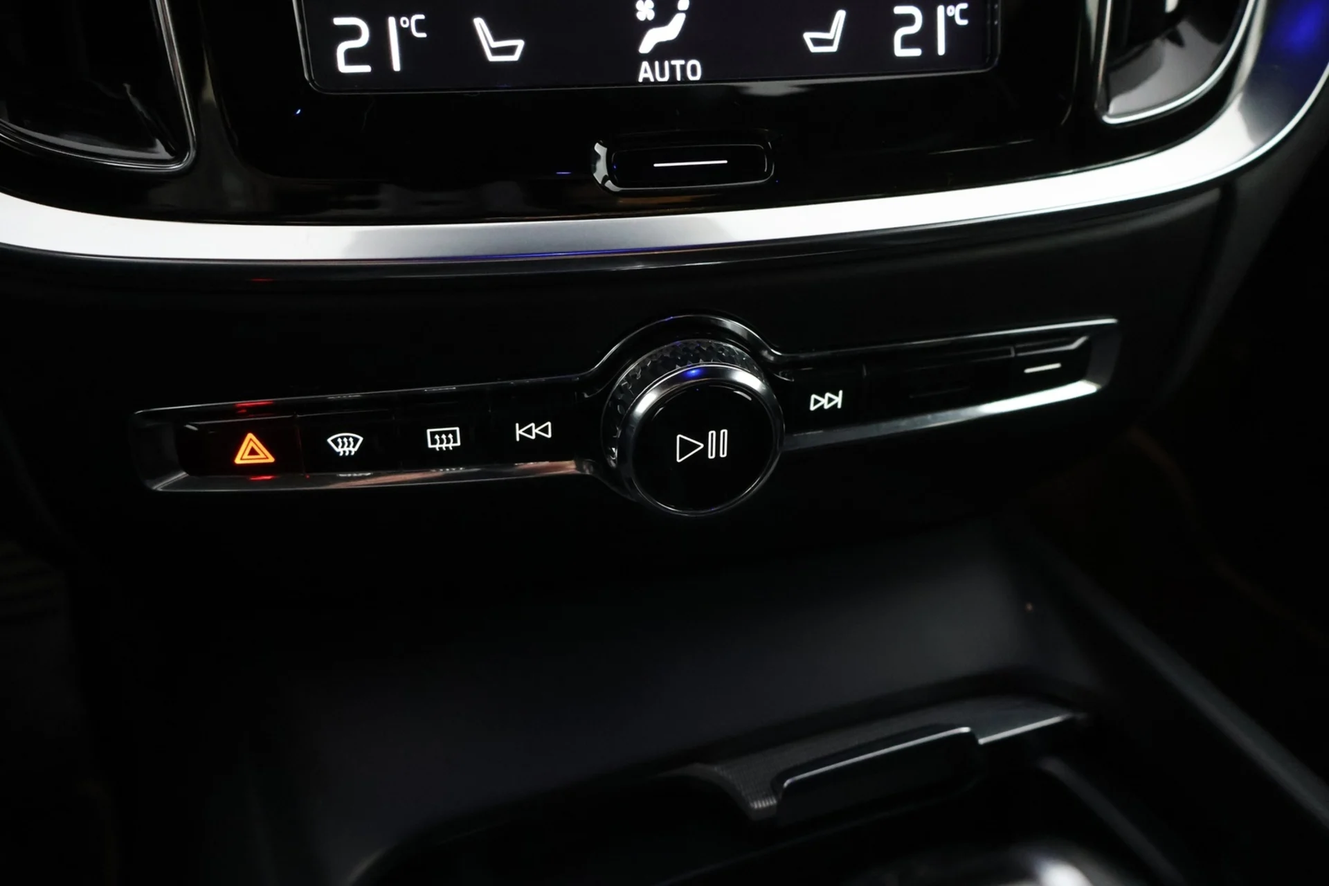 Car Image - 6Hc65gQVZfgTQaDwaeagYx