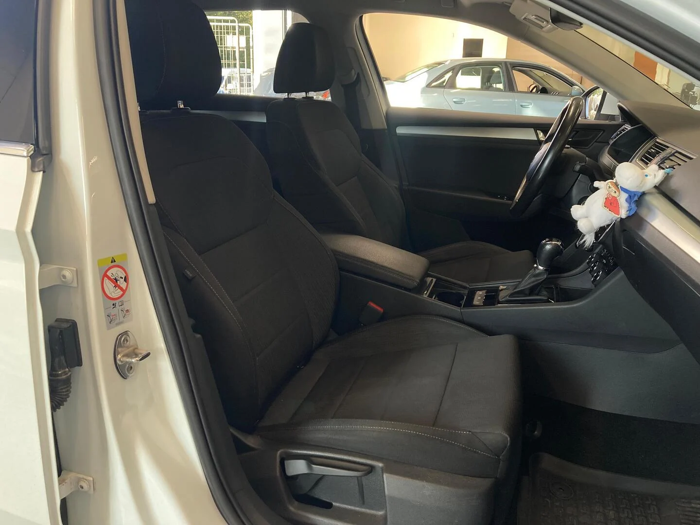 Car Image - 7ewUn65YRg5mT2sRSL8o1L