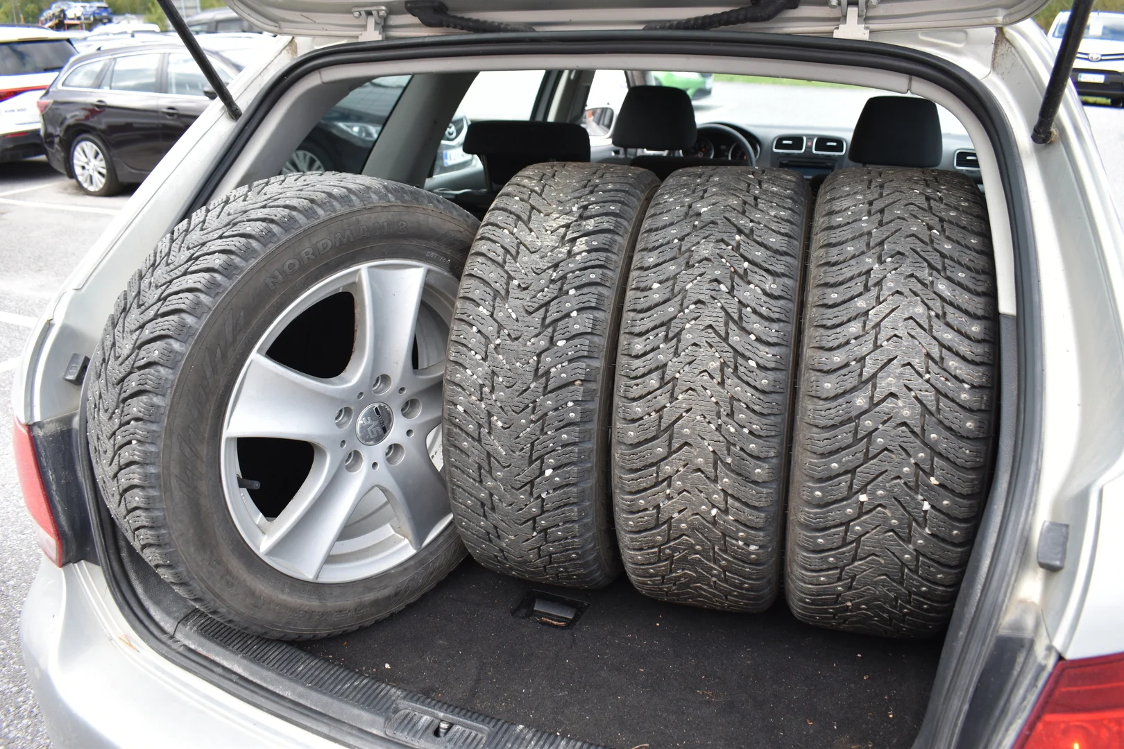 Car Image - 2zyiy1cli5QgAD4EVd4WIl