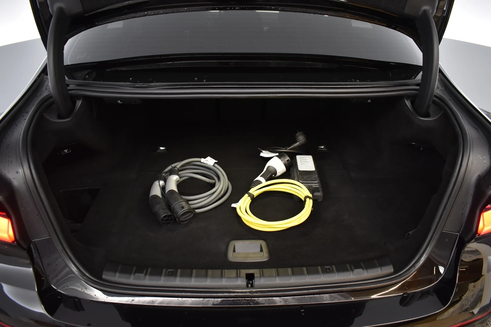 Car Image - 1irmuxXAmUYqIomKOKQ90z