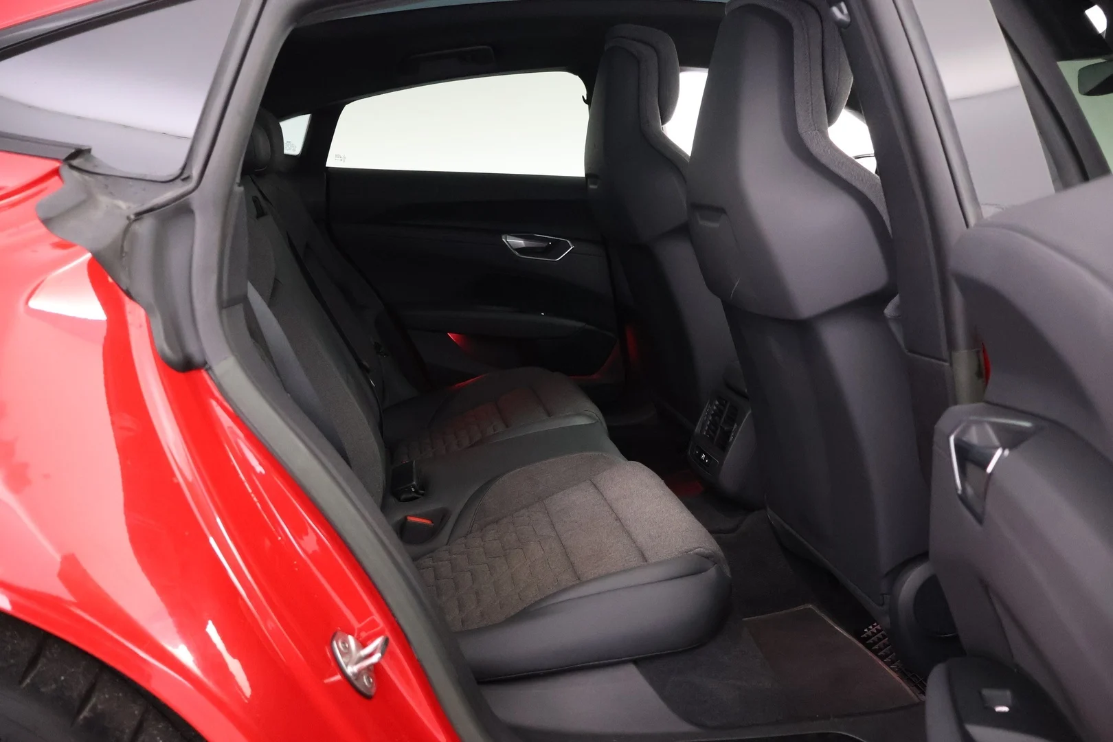 Car Image - 1KGn37yMIlcnJv5SXSRwKy