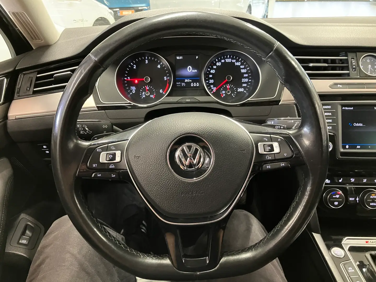 Car Image - 7mrSUJA3WqJEXlKtqLz8Cl