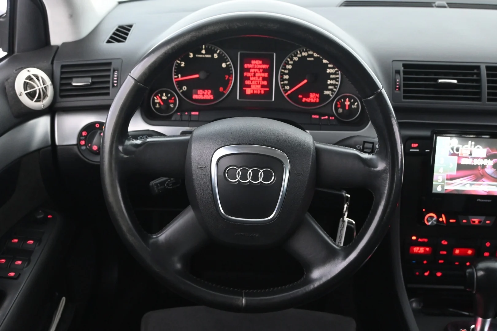Car Image - 6HSmpHbKU7e9EdlFPpPXf9