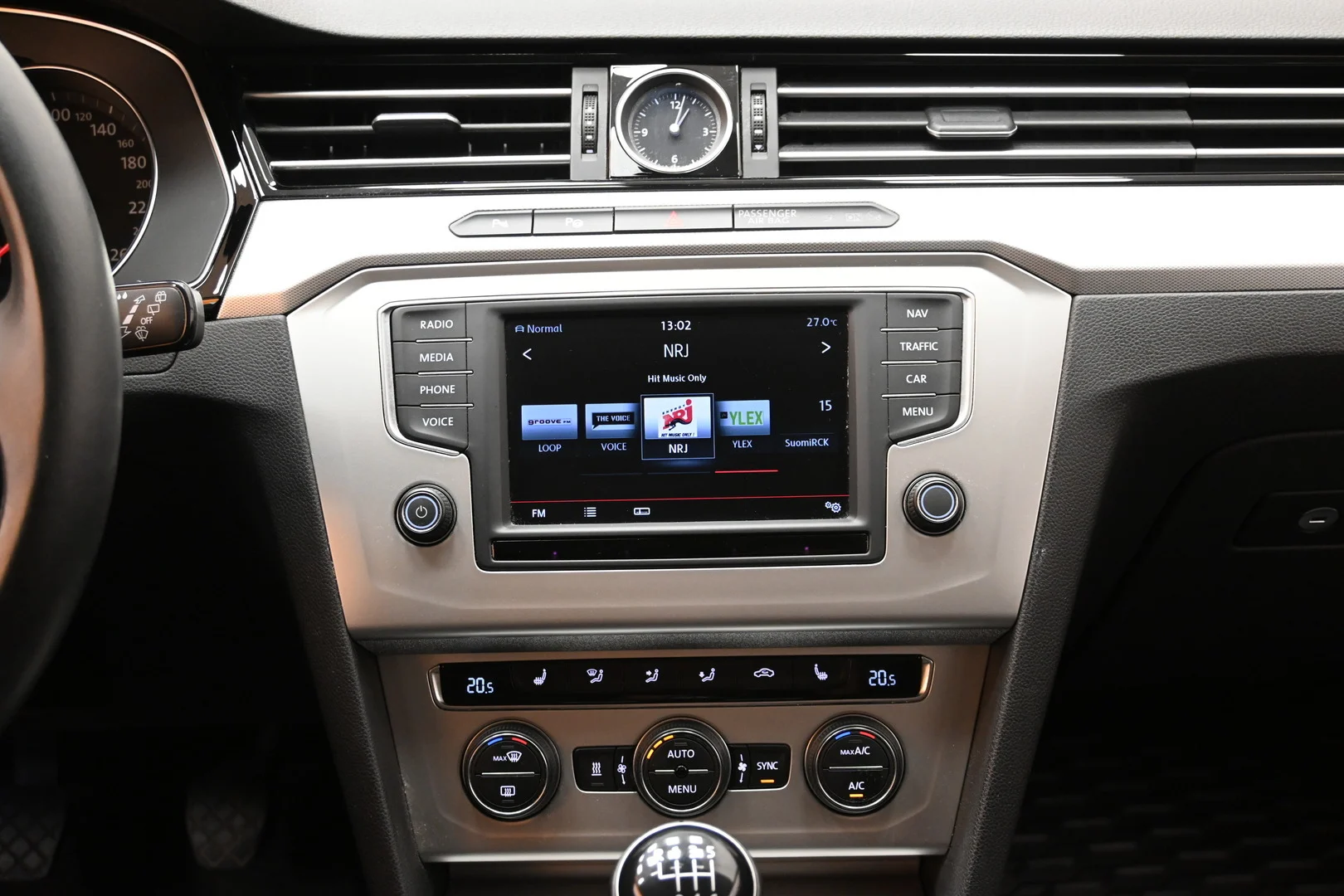 Car Image - 4lIMgOC5v5BJzDkQNsHO8b