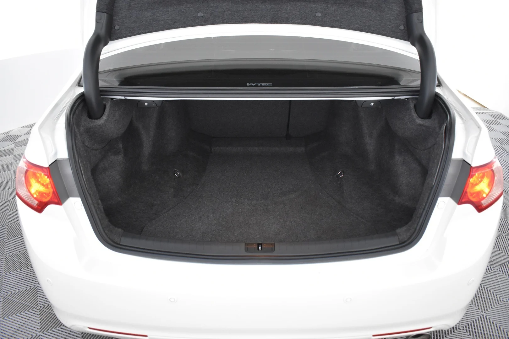 Car Image - 3XLp8imWWkSSuhSJsDM4Sz
