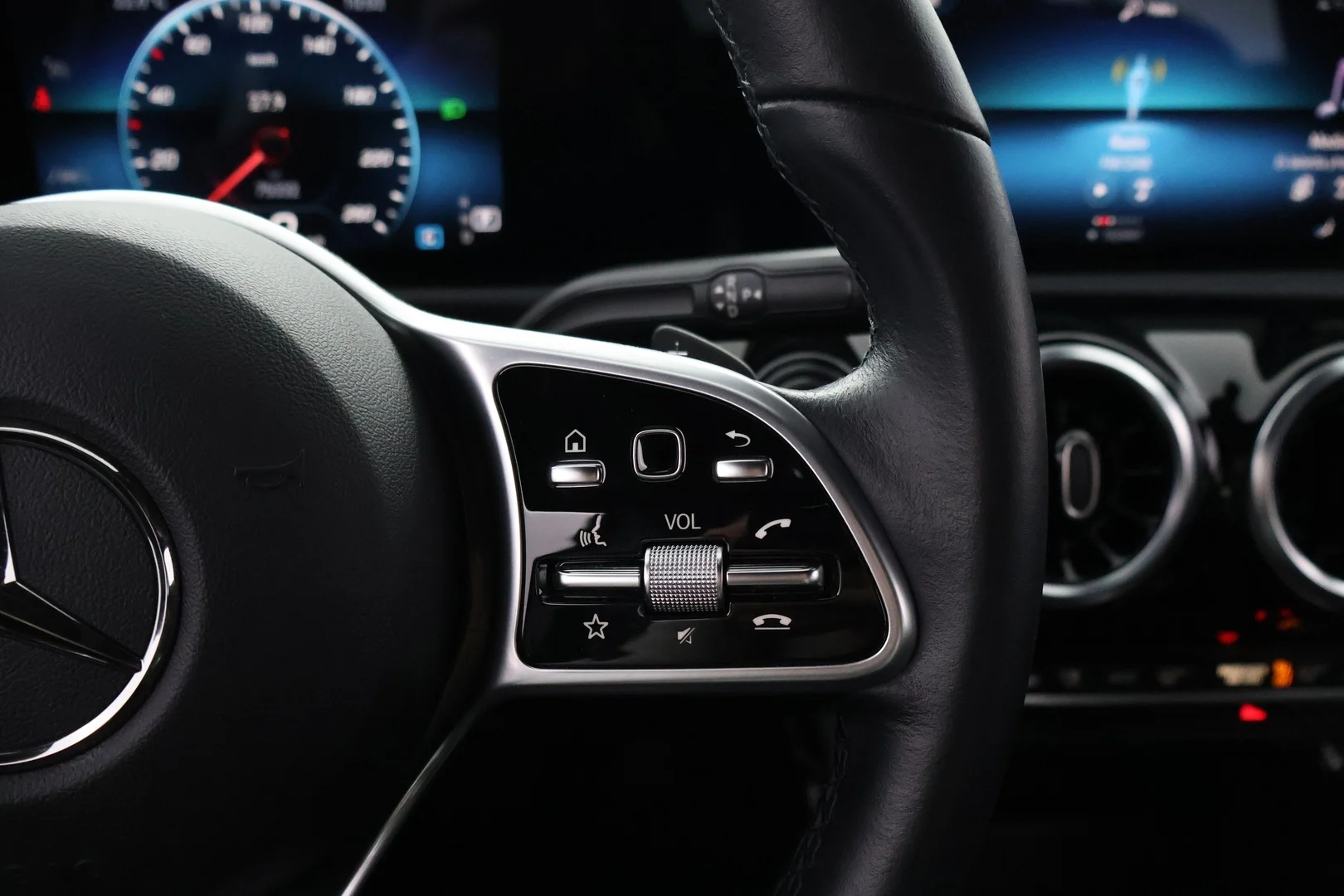 Car Image - 76dRhG1xkOKVwII6nL3oFS