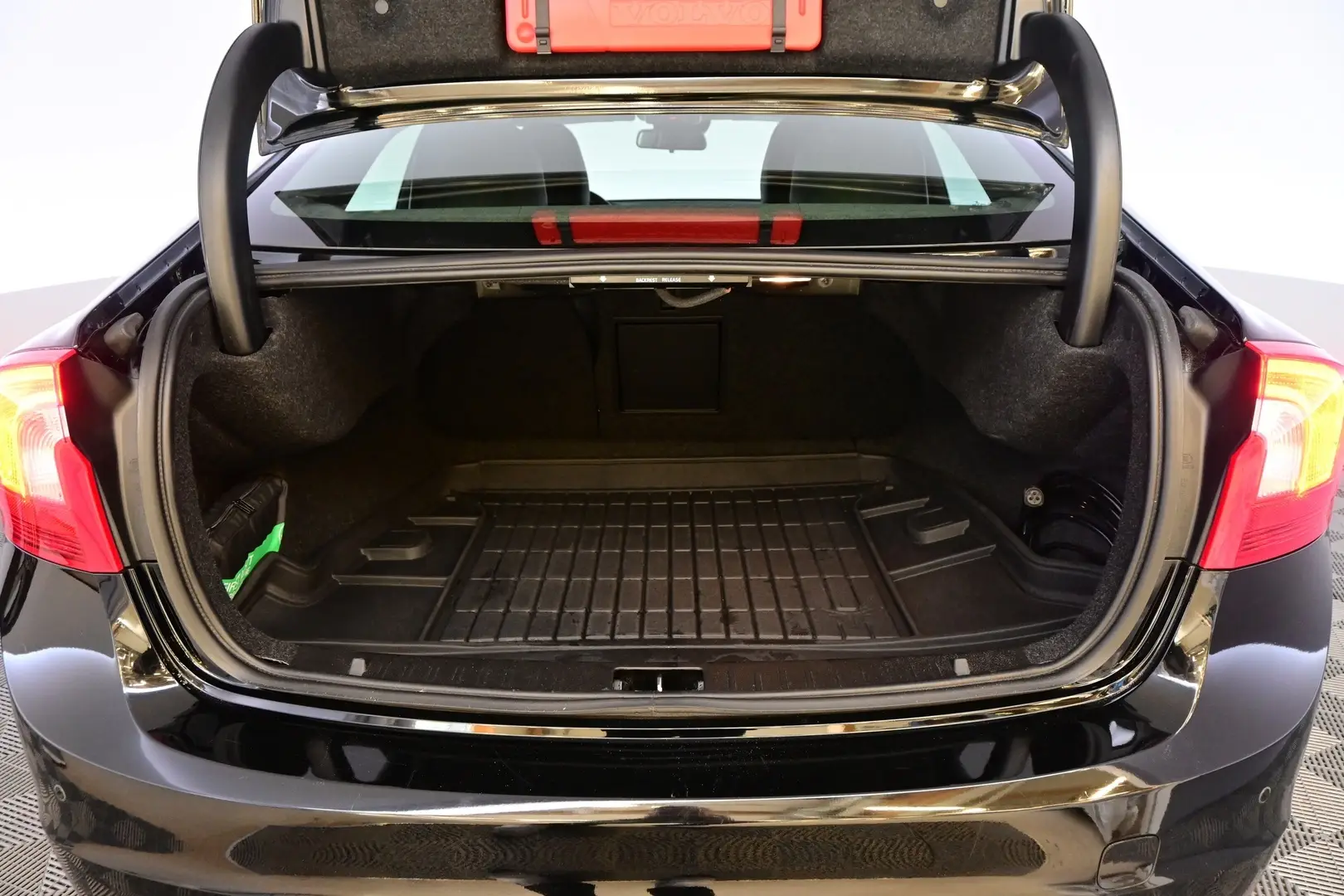 Car Image - 2YaetNBgpLSK3WdtfsboXo