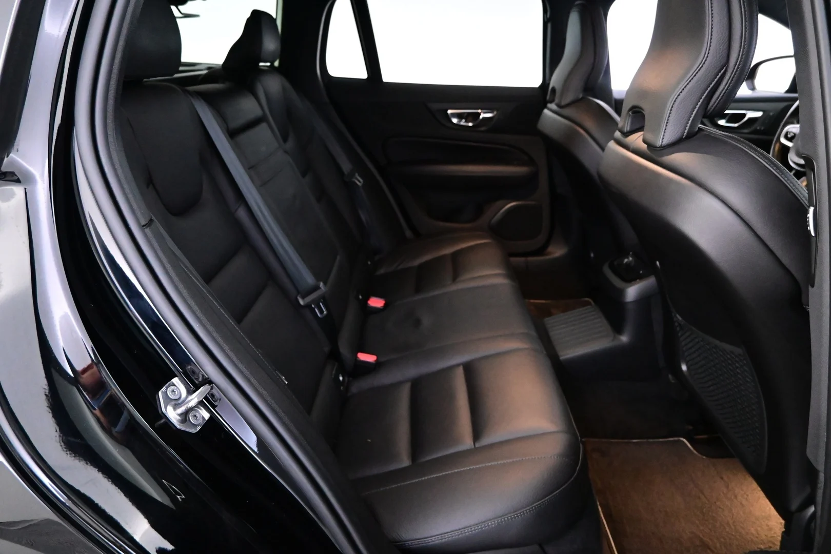 Car Image - 6tdxopTJumDh7j9t51Fyu
